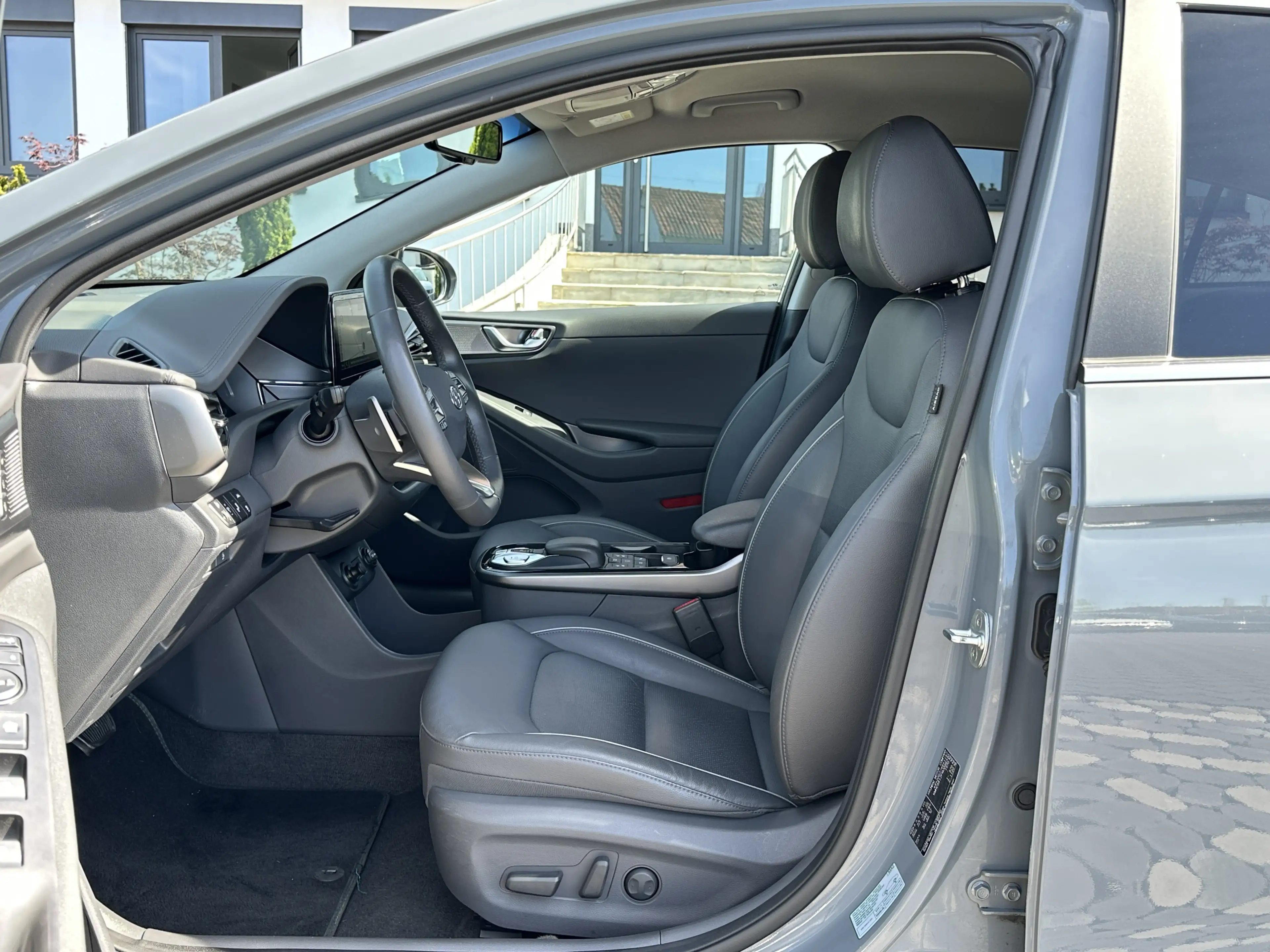 Hyundai IONIQ Prime Elektro LED ACC MEMO LEDER WÄPU 4SHZ — photo 13