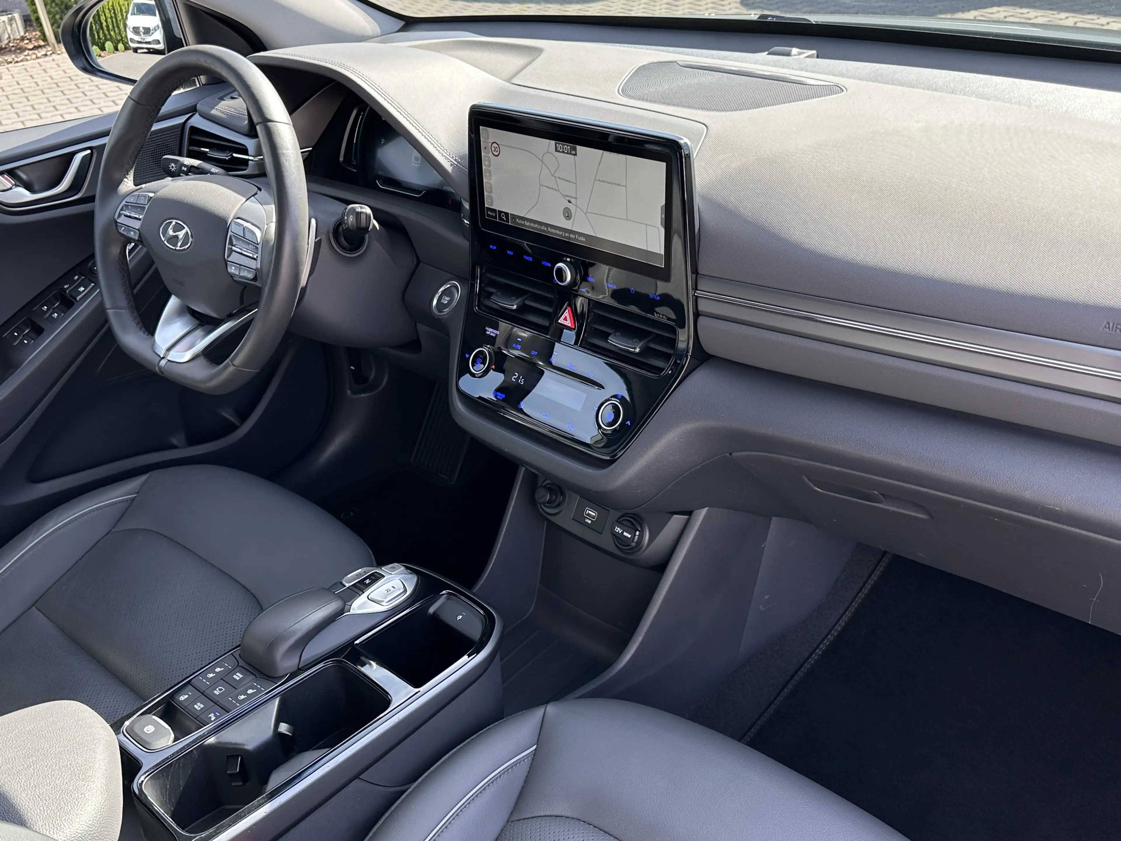 Hyundai IONIQ Prime Elektro LED ACC MEMO LEDER WÄPU 4SHZ — photo 9