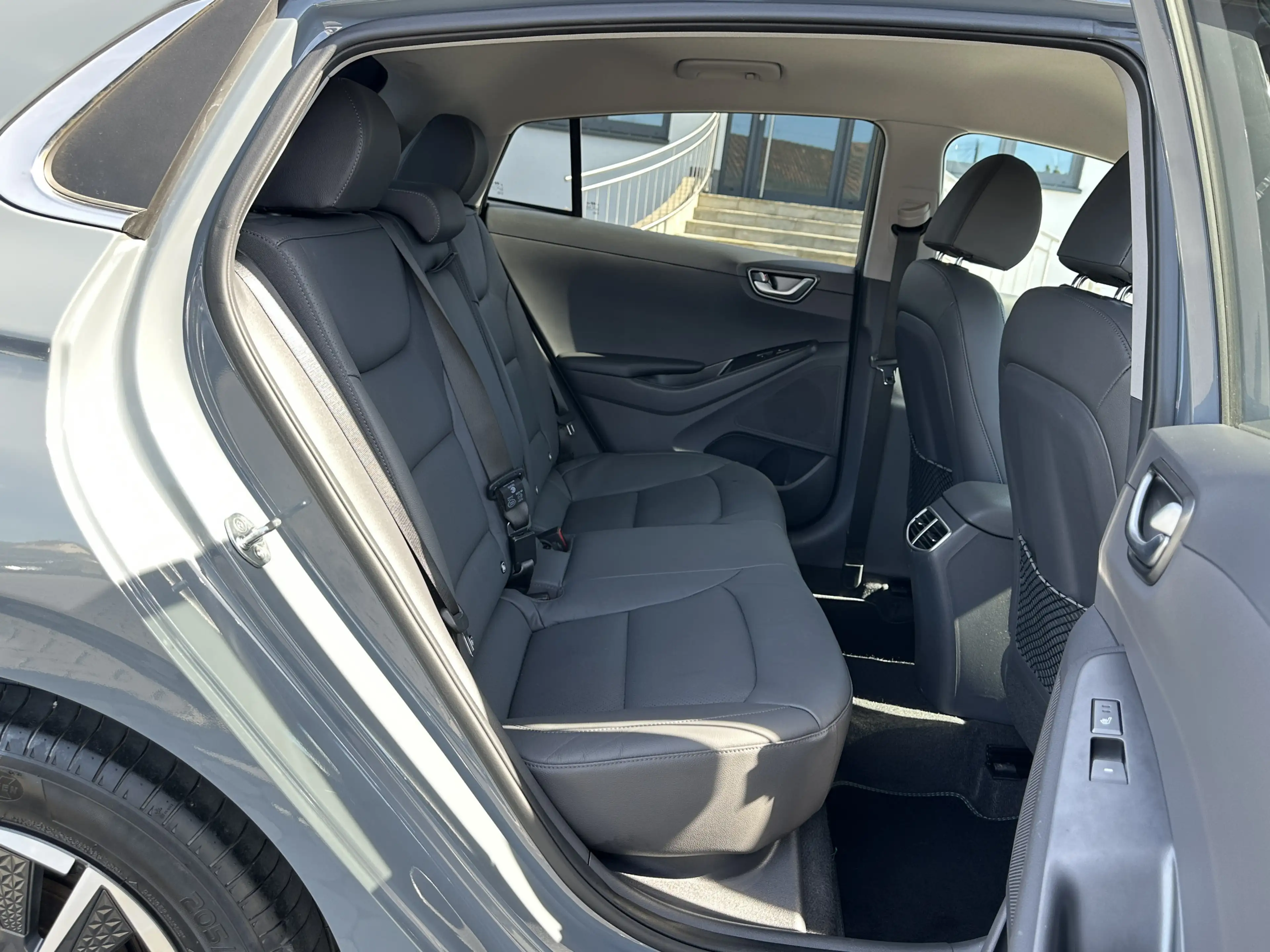 Hyundai IONIQ Prime Elektro LED ACC MEMO LEDER WÄPU 4SHZ — photo 11