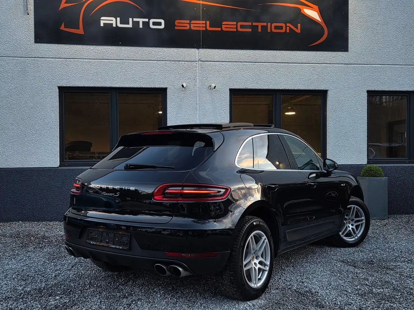 Porsche Macan S 3.0 V6 Bi-Turbo PDK | PANO | XENON | NAVI | PDLS Zwart - 2