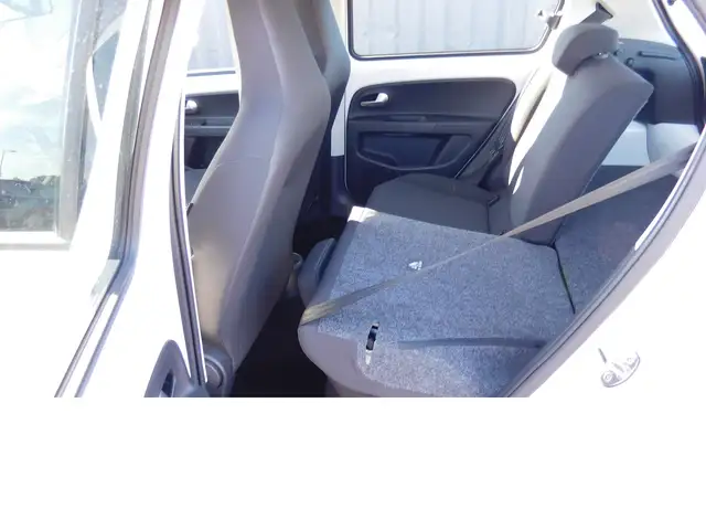 Volkswagen Up! view 12