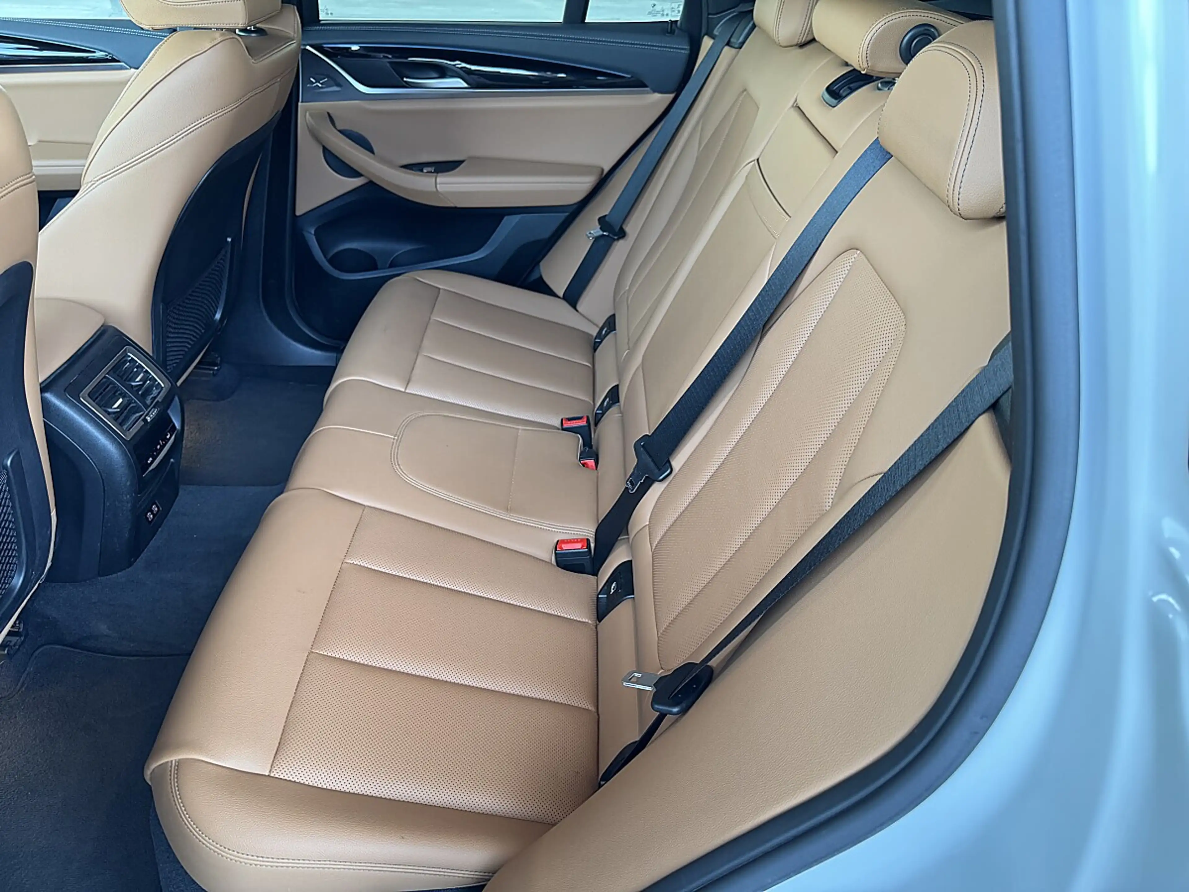 BMW iX3 M Sport *AHK *LASER *PANO — photo 23