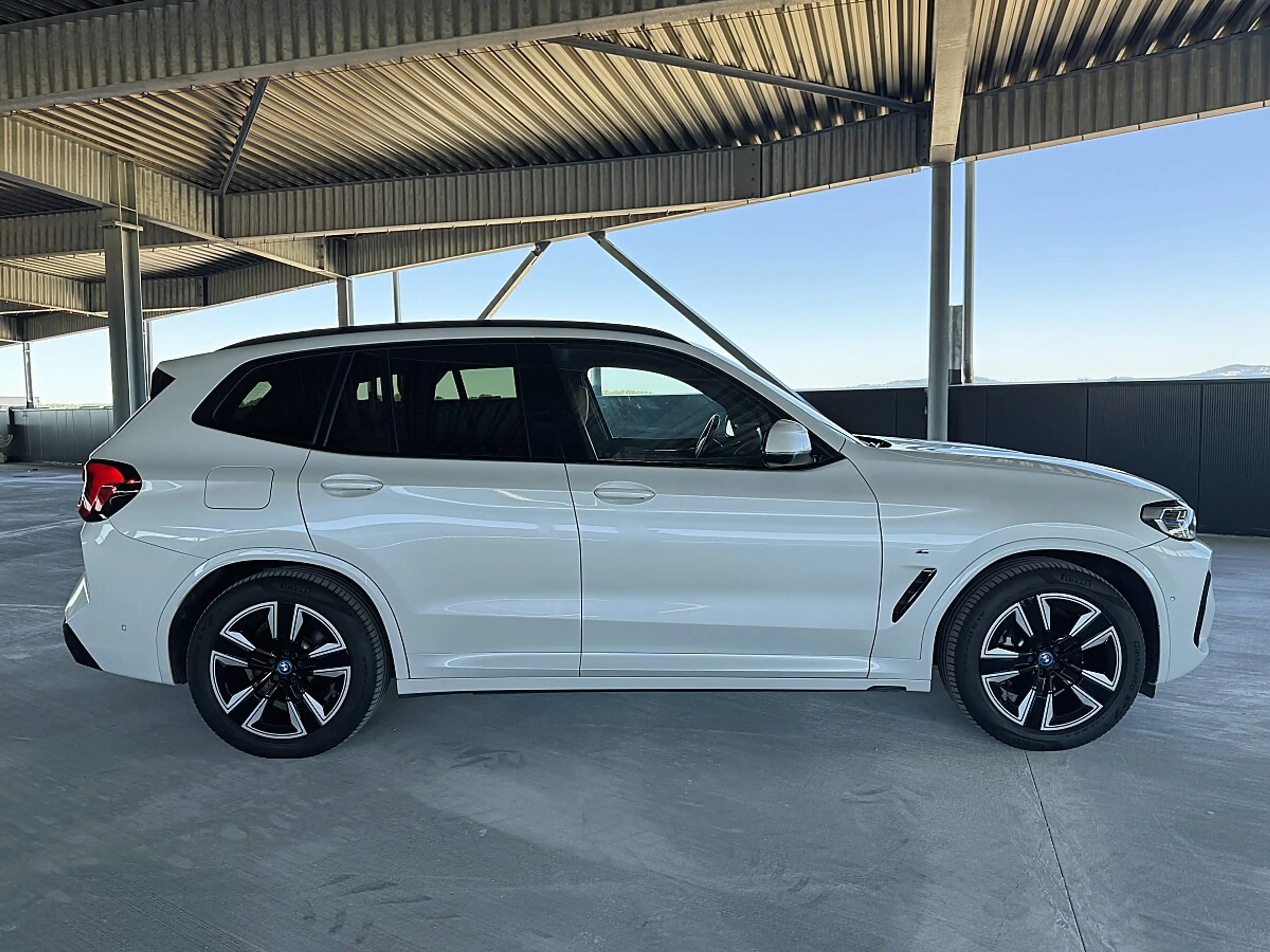 BMW iX3 M Sport *AHK *LASER *PANO — photo 6