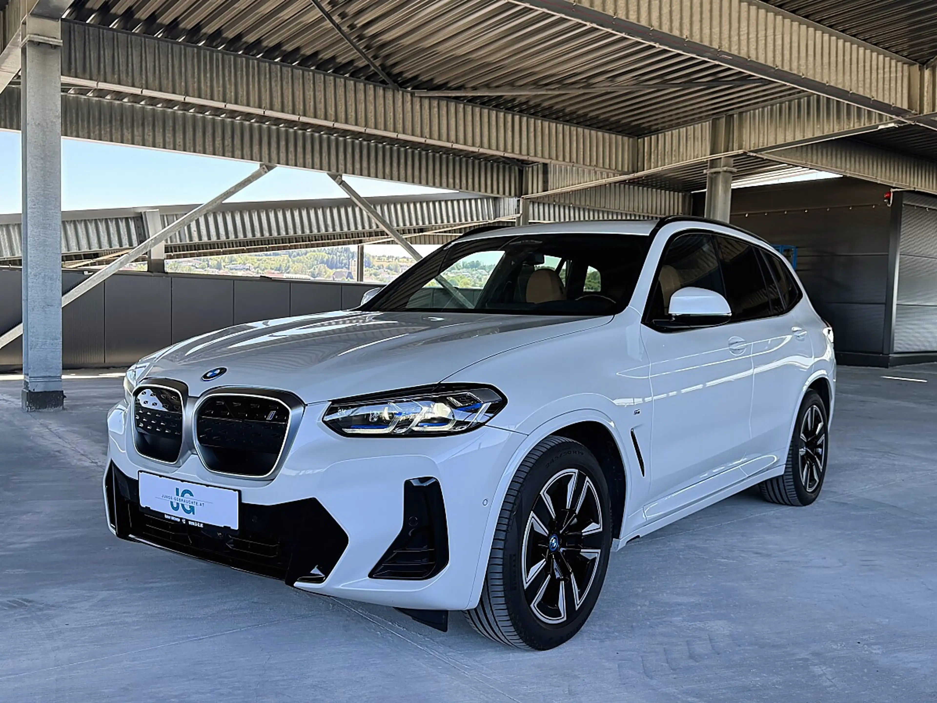 BMW iX3 M Sport *AHK *LASER *PANO — photo 9