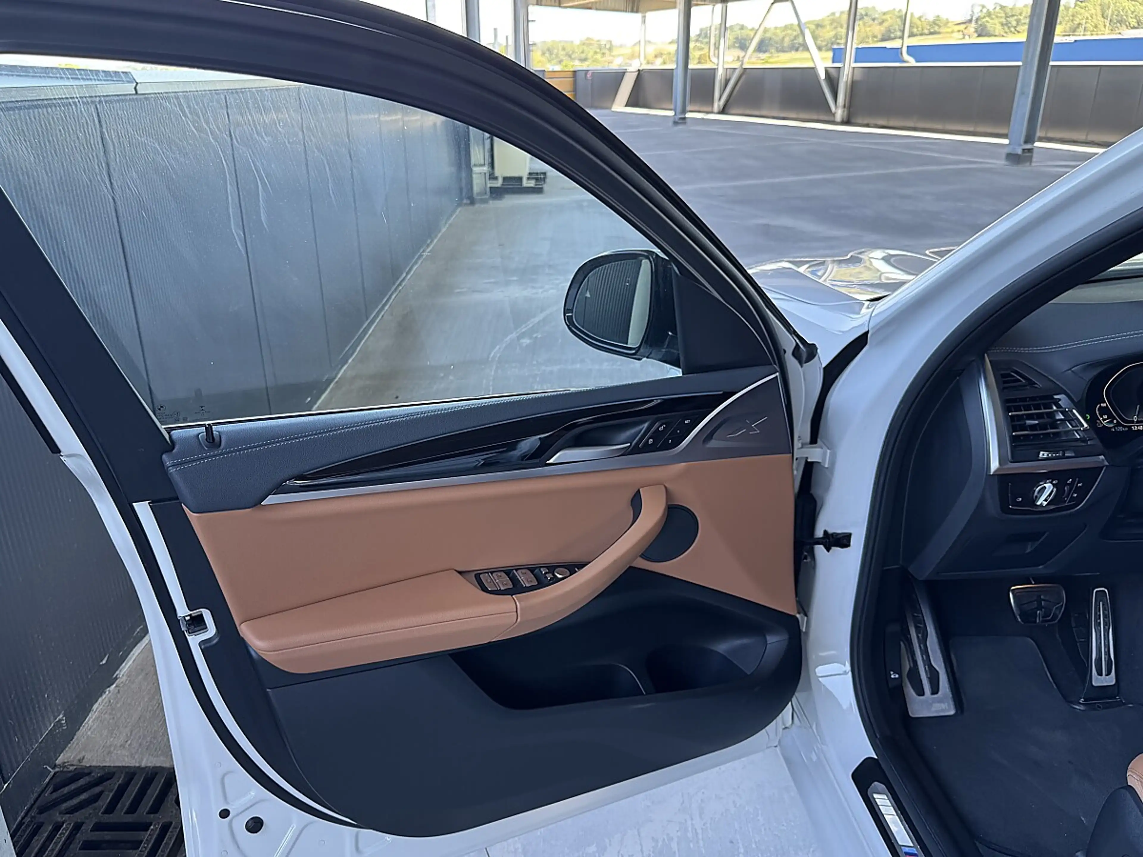 BMW iX3 M Sport *AHK *LASER *PANO — photo 12
