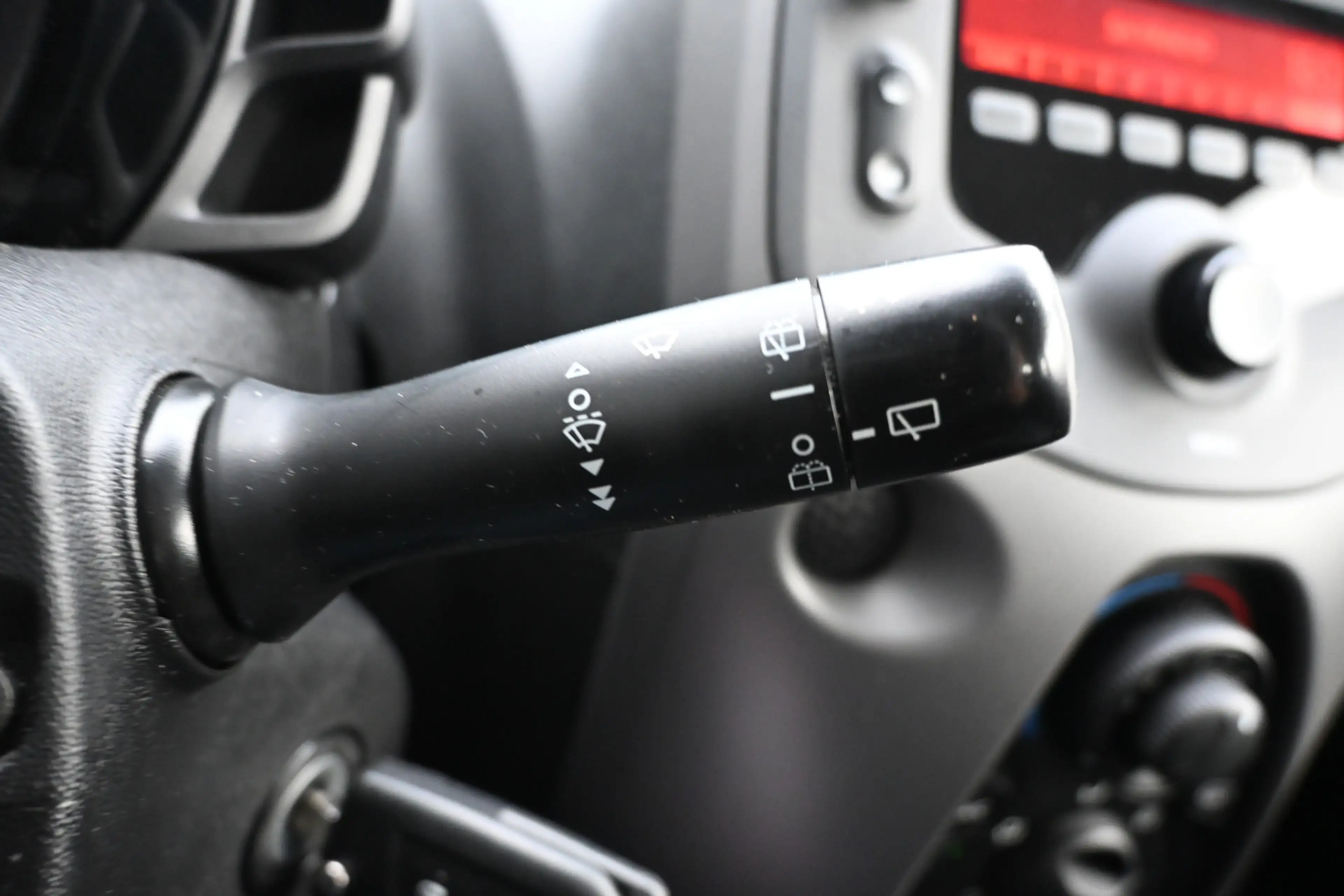 Peugeot 108 1.0 e-VTi Blue Lease — photo 34