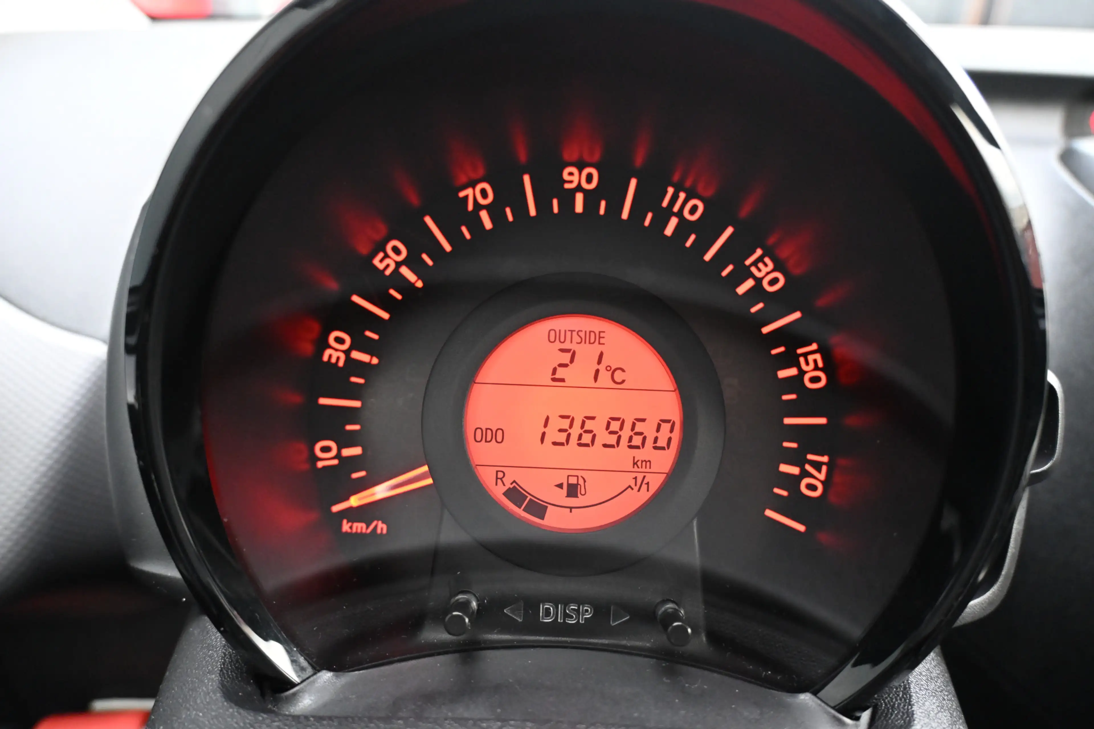 Peugeot 108 1.0 e-VTi Blue Lease — photo 16
