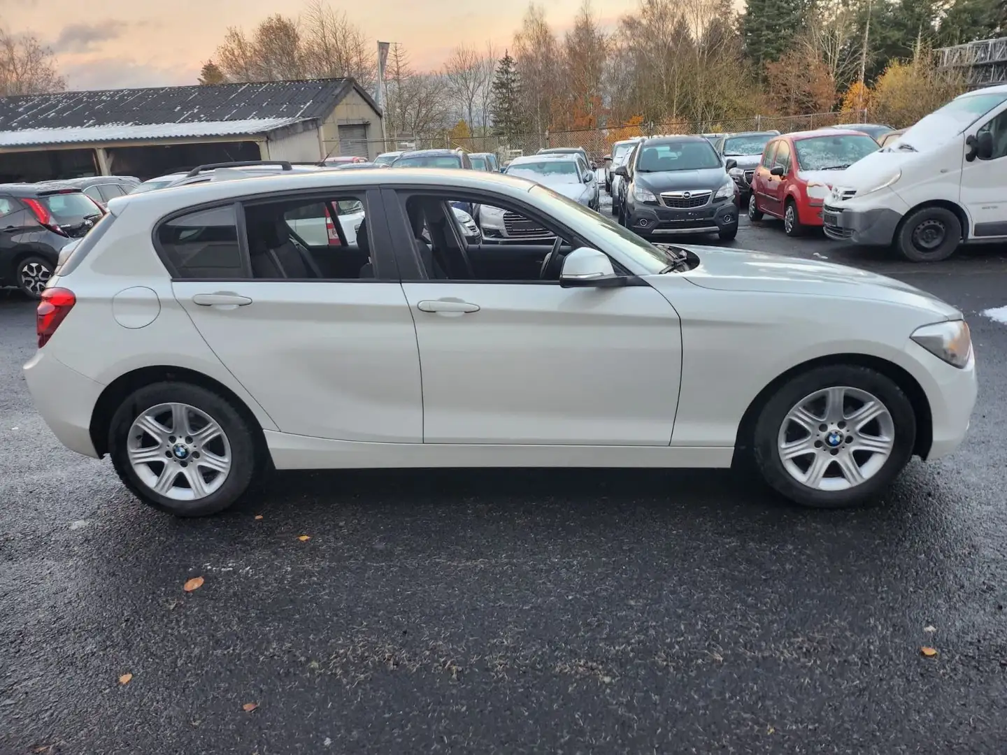 BMW 114 Baureihe 1 Lim. 5-trg. 114i Weiß - 2