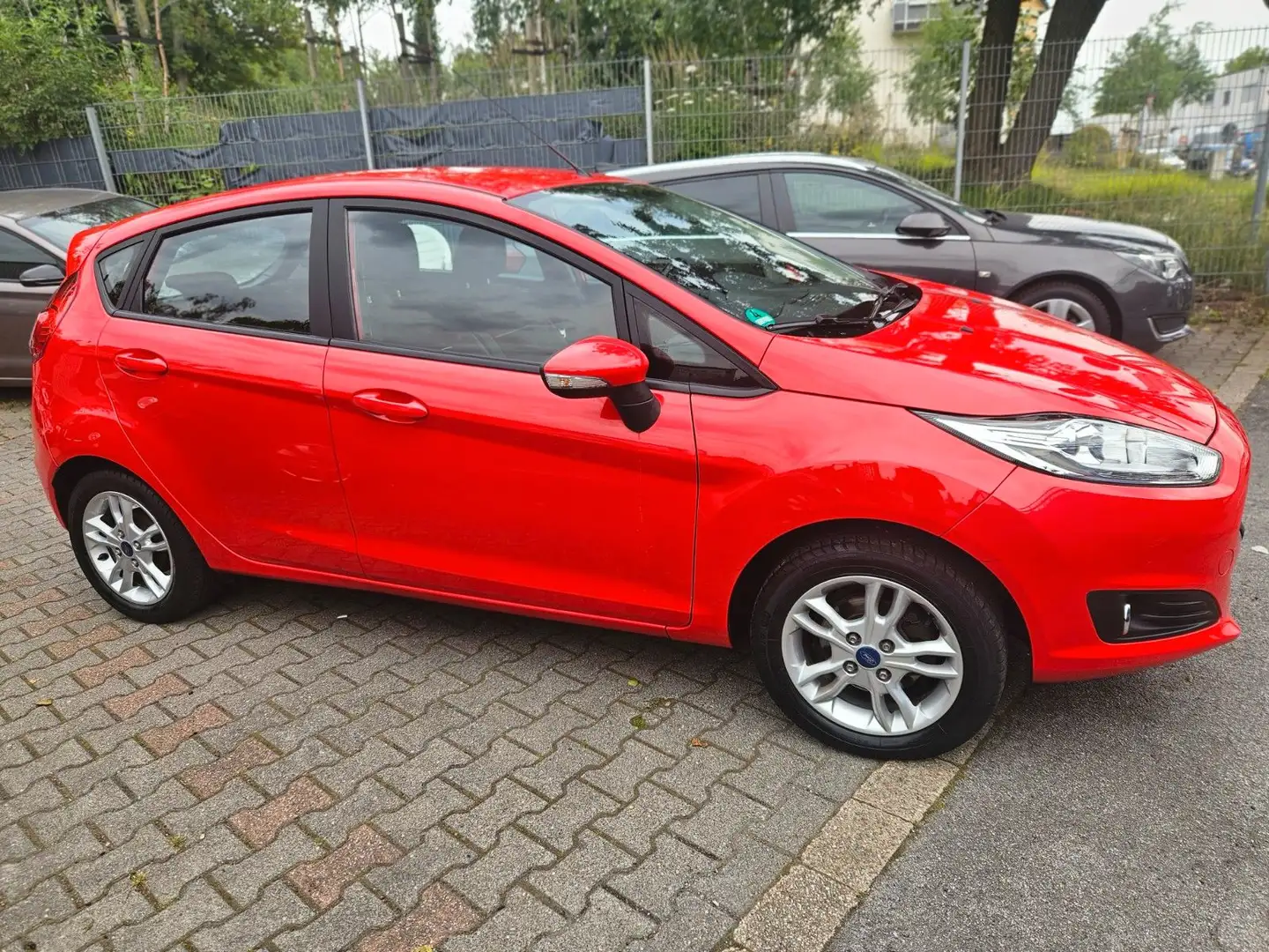 Ford Fiesta Trend Tüv Neu Rot - 2