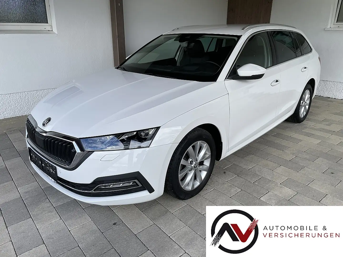 Skoda Octavia Combi 2,0 TDI Style DSG-LED-NAVI-AHV-ACC-HEAD U... Weiß - 1