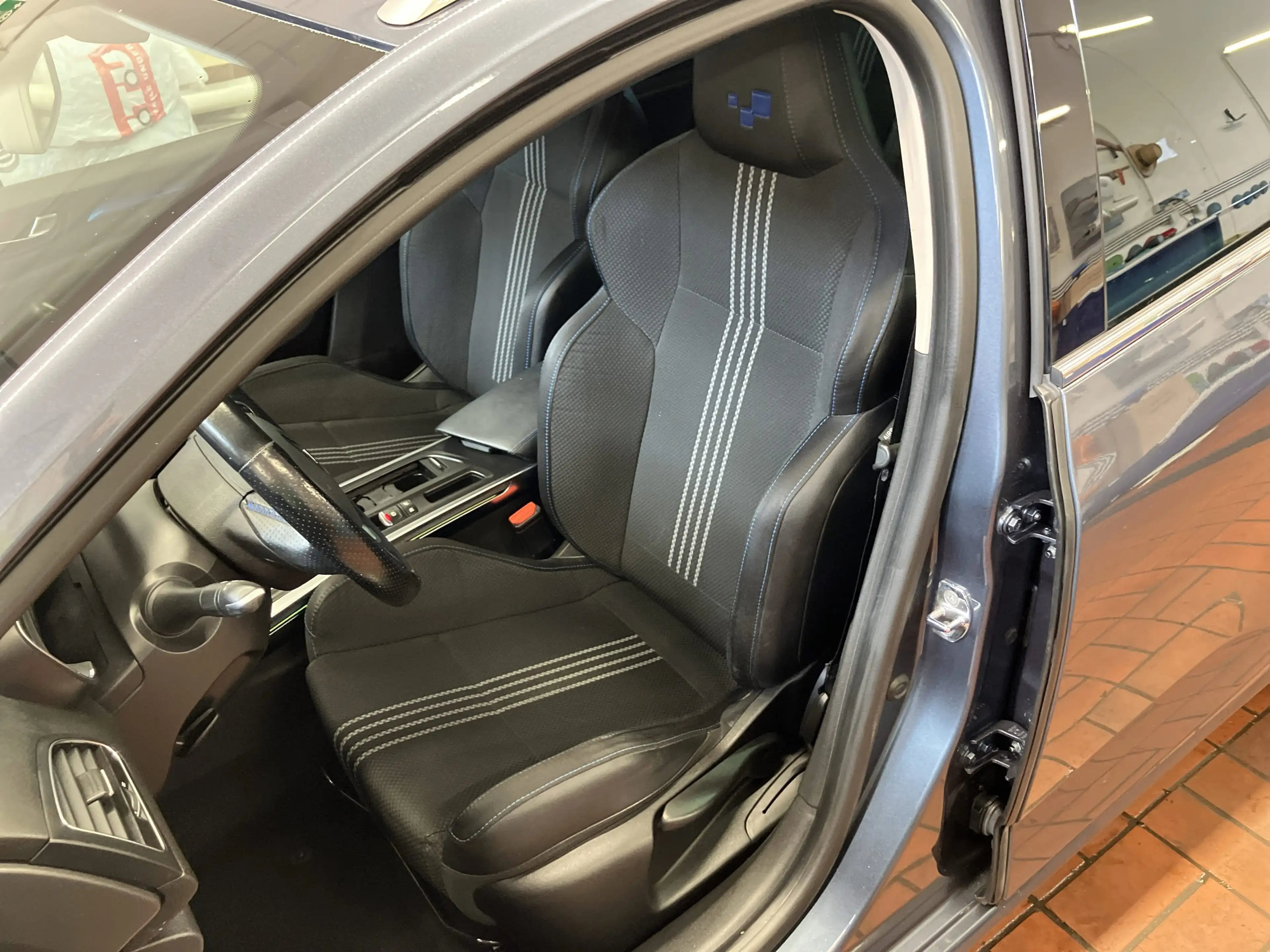 Renault Megane IV Grandtour 1.2 TCe 130 Energy GT-Line — photo 8