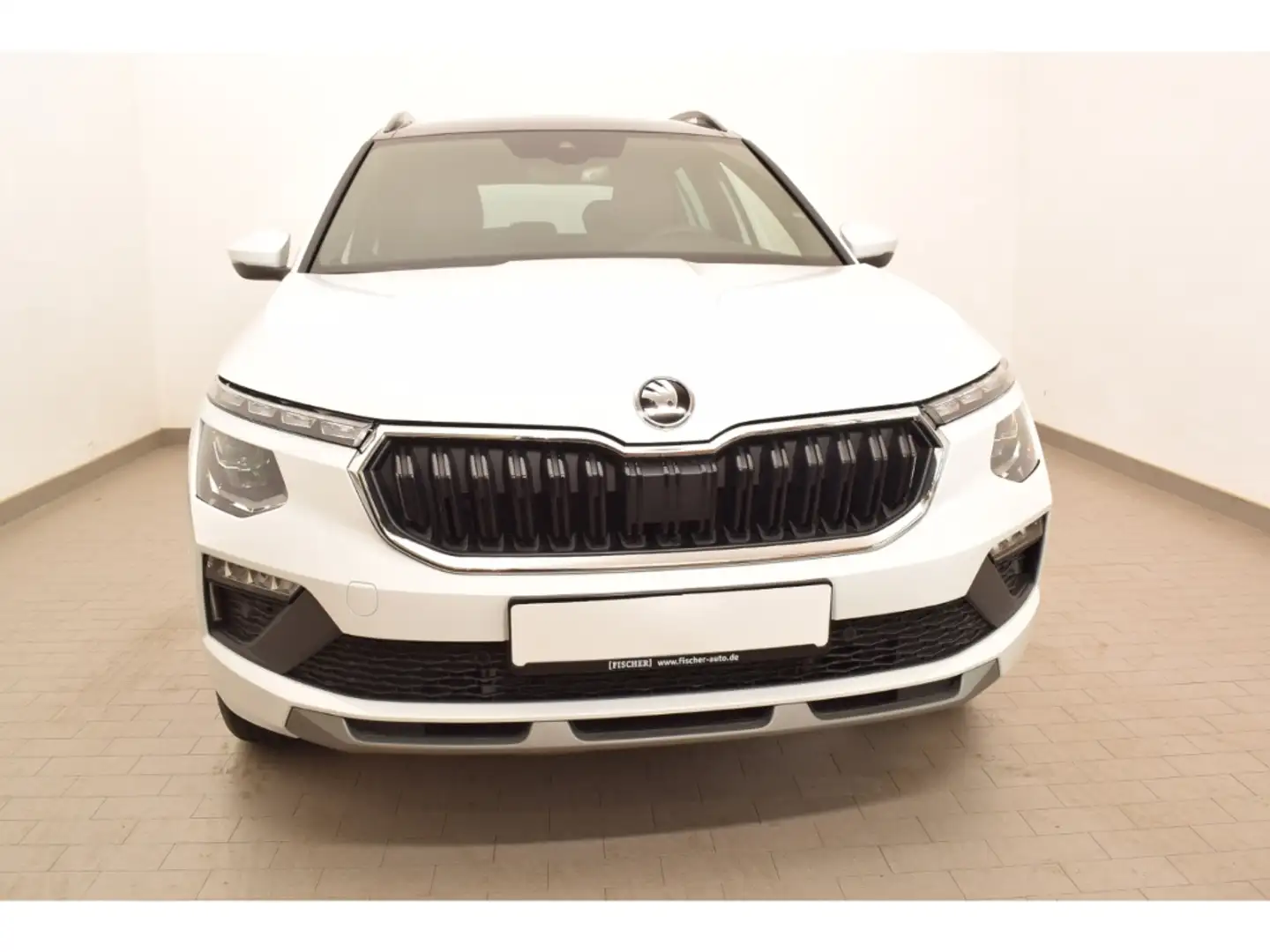 Skoda Kamiq 1.5TSI DSG Selection Matrix Navi Rear View Weiß - 2