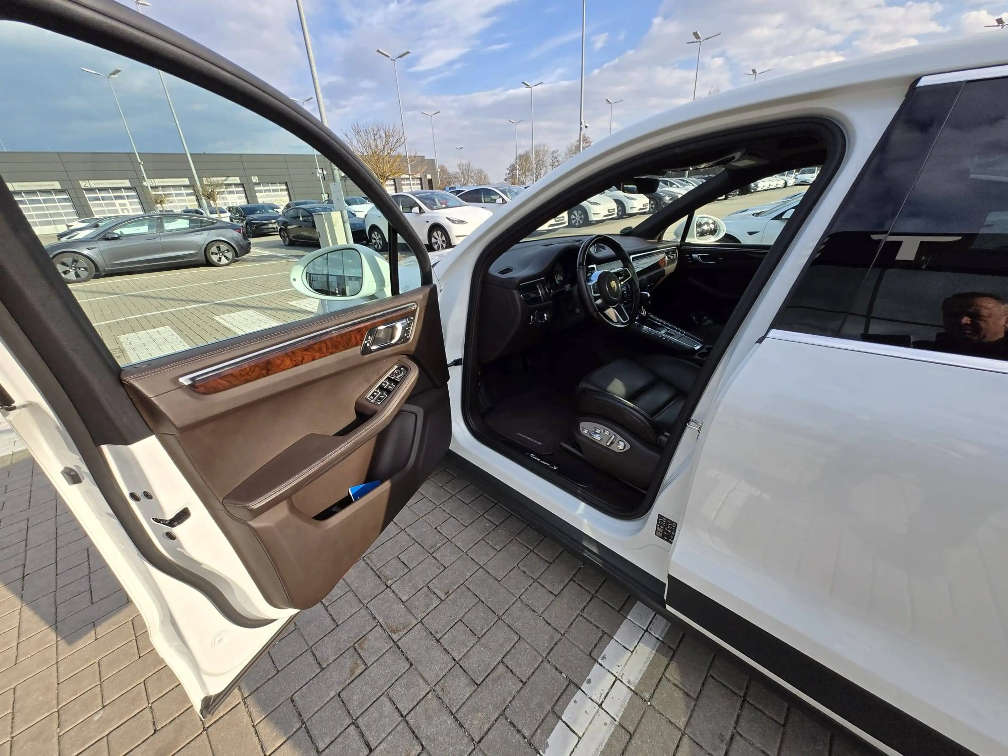 Porsche Macan S — photo 7