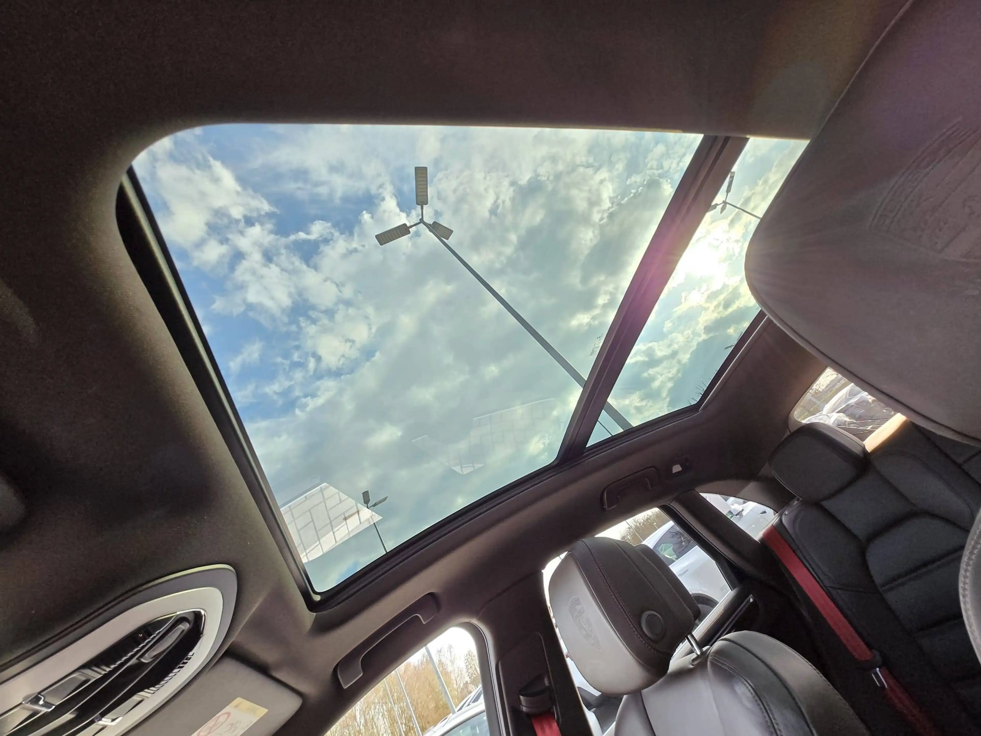 Porsche Macan S — photo 12