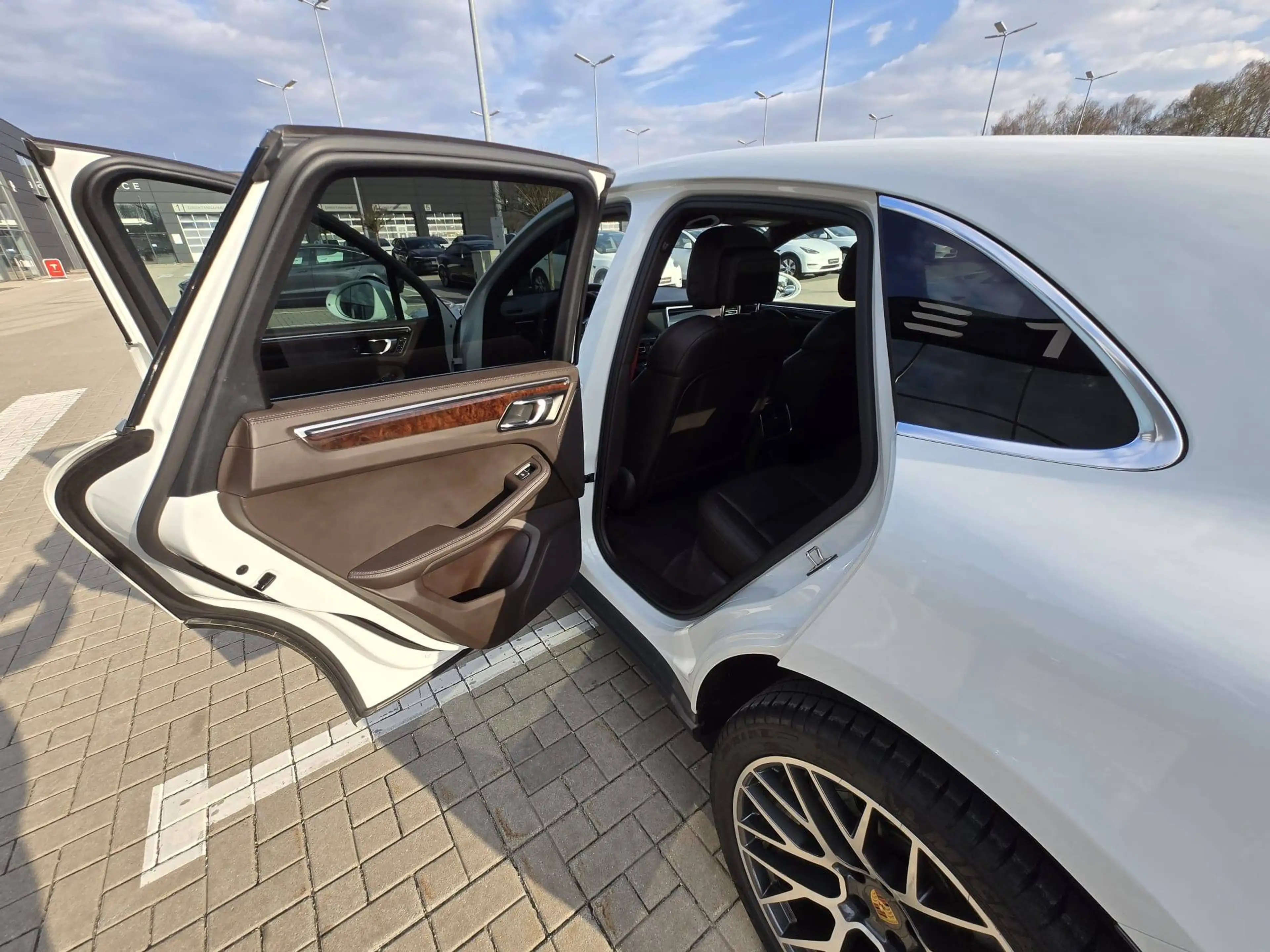Porsche Macan S — photo 15
