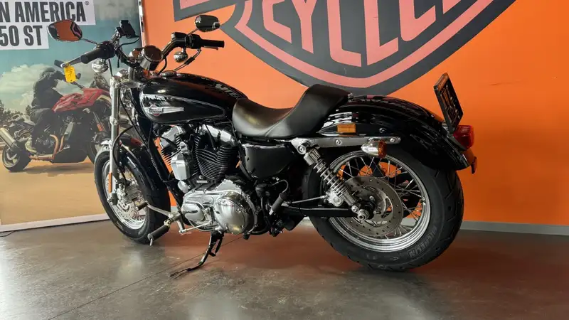 Harley-Davidson 1200 Custom - foto 4