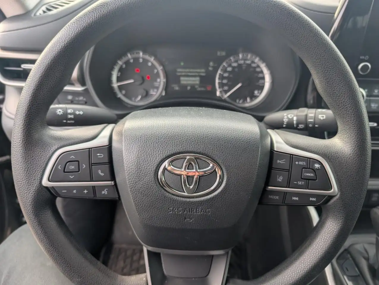 Toyota Highlander снимка Toyota Highlander