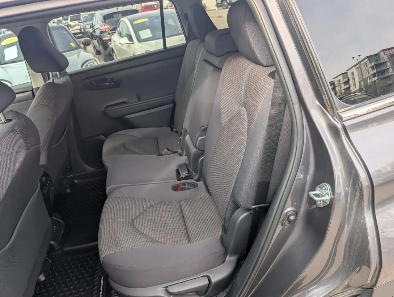 Toyota Highlander снимка Toyota Highlander