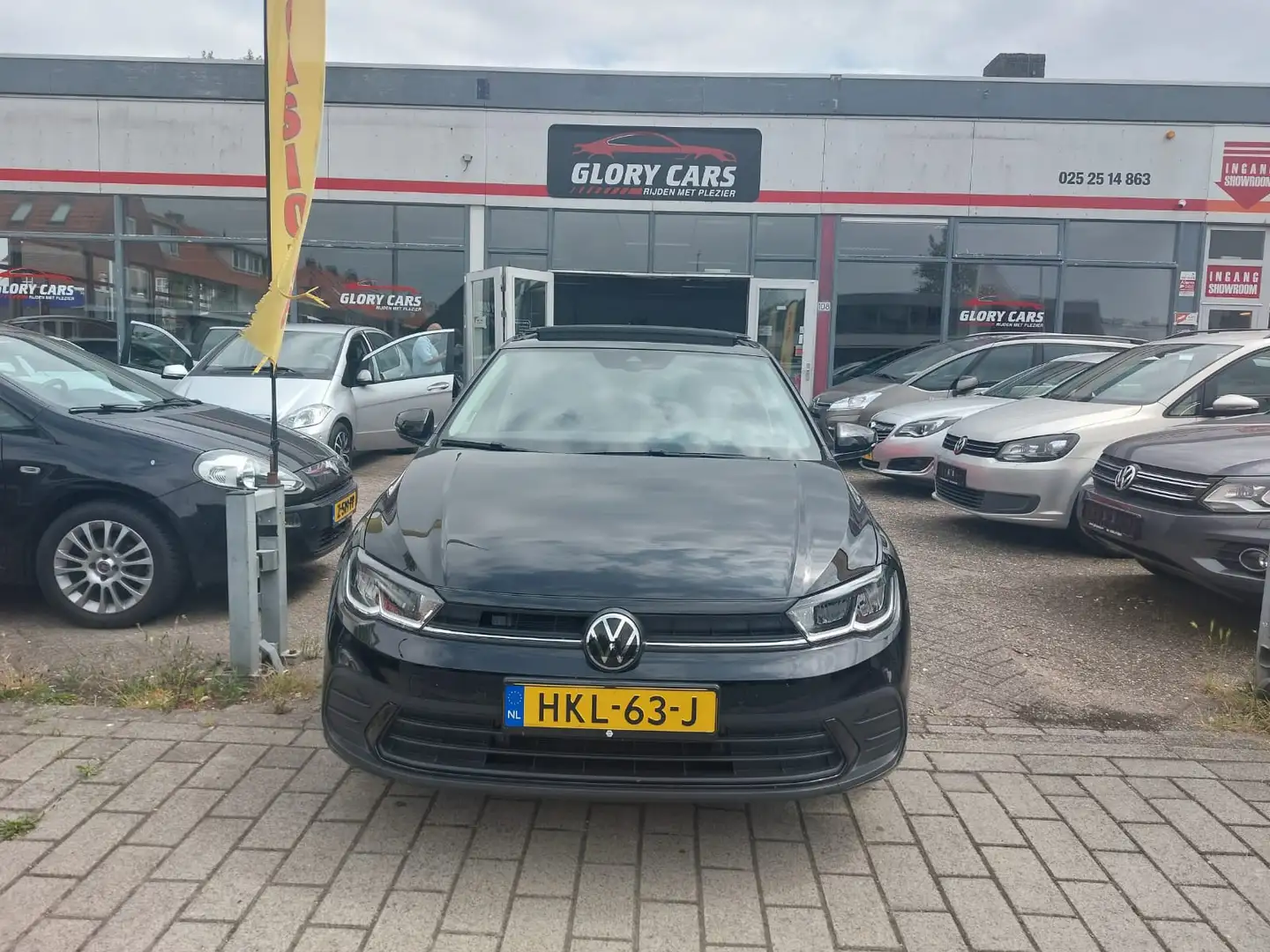 Volkswagen Polo 1.0 TSI R-Line ,PANO,NAVI,AUTOMAAT Zwart - 1