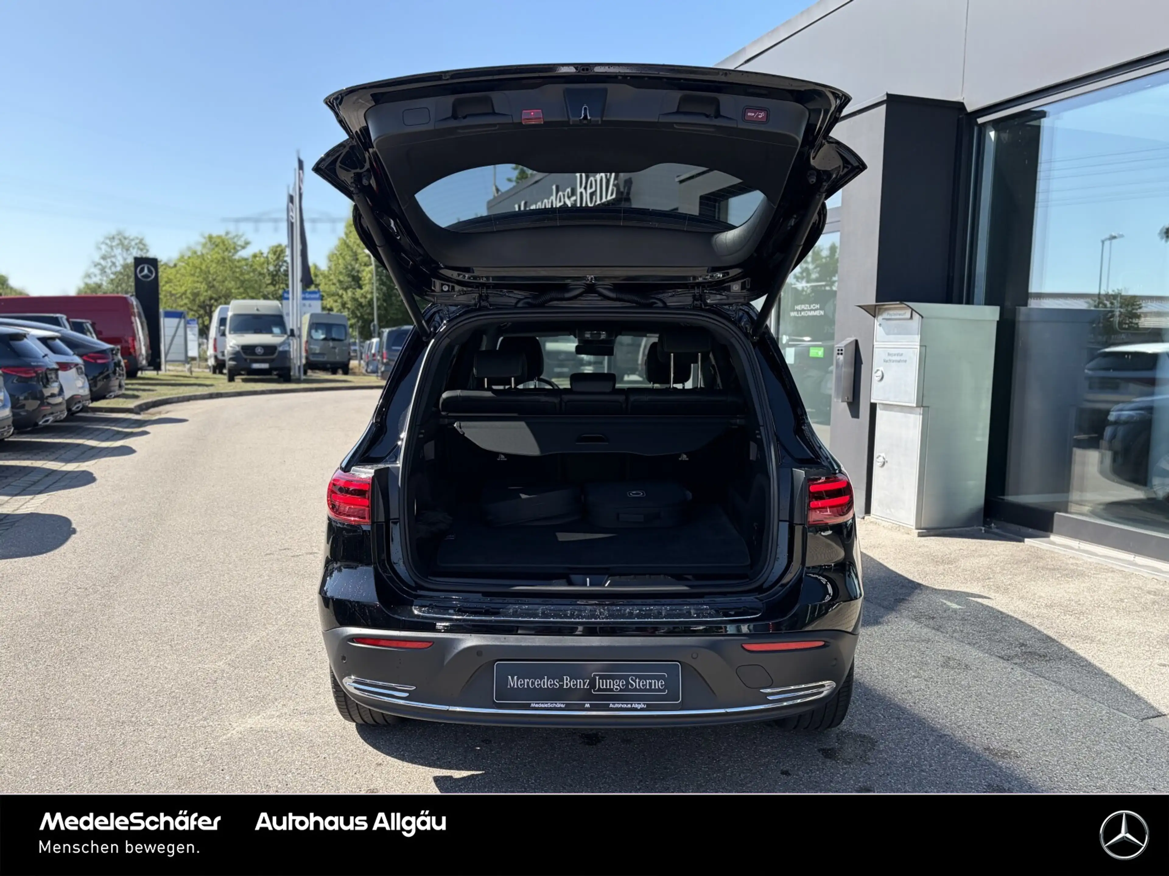 Mercedes-Benz EQB 250 EQB 250+ Progressive Vorr.-Distronic Kamera LED — photo 13