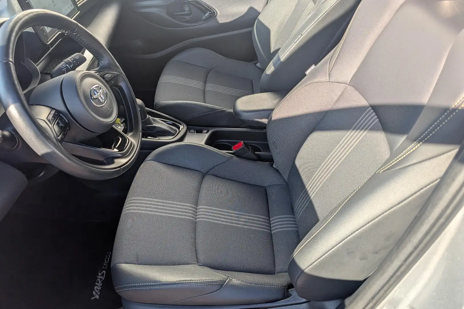 Toyota Yaris Cross 1.5 Hybrid Adventure Trekhaak-Treeplanken Gris - 2