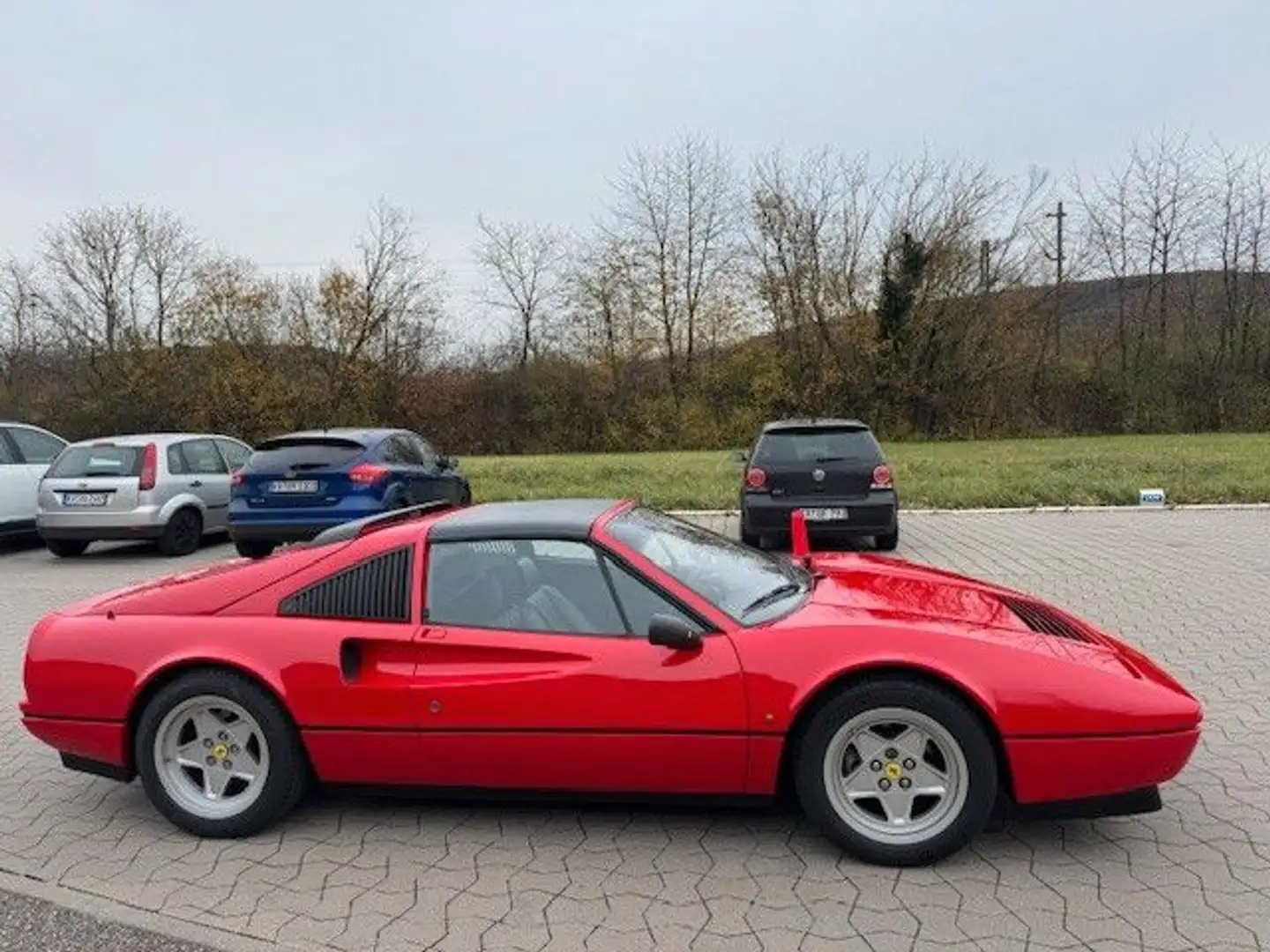 Ferrari 328 GTS    39.553 km Rouge - 2
