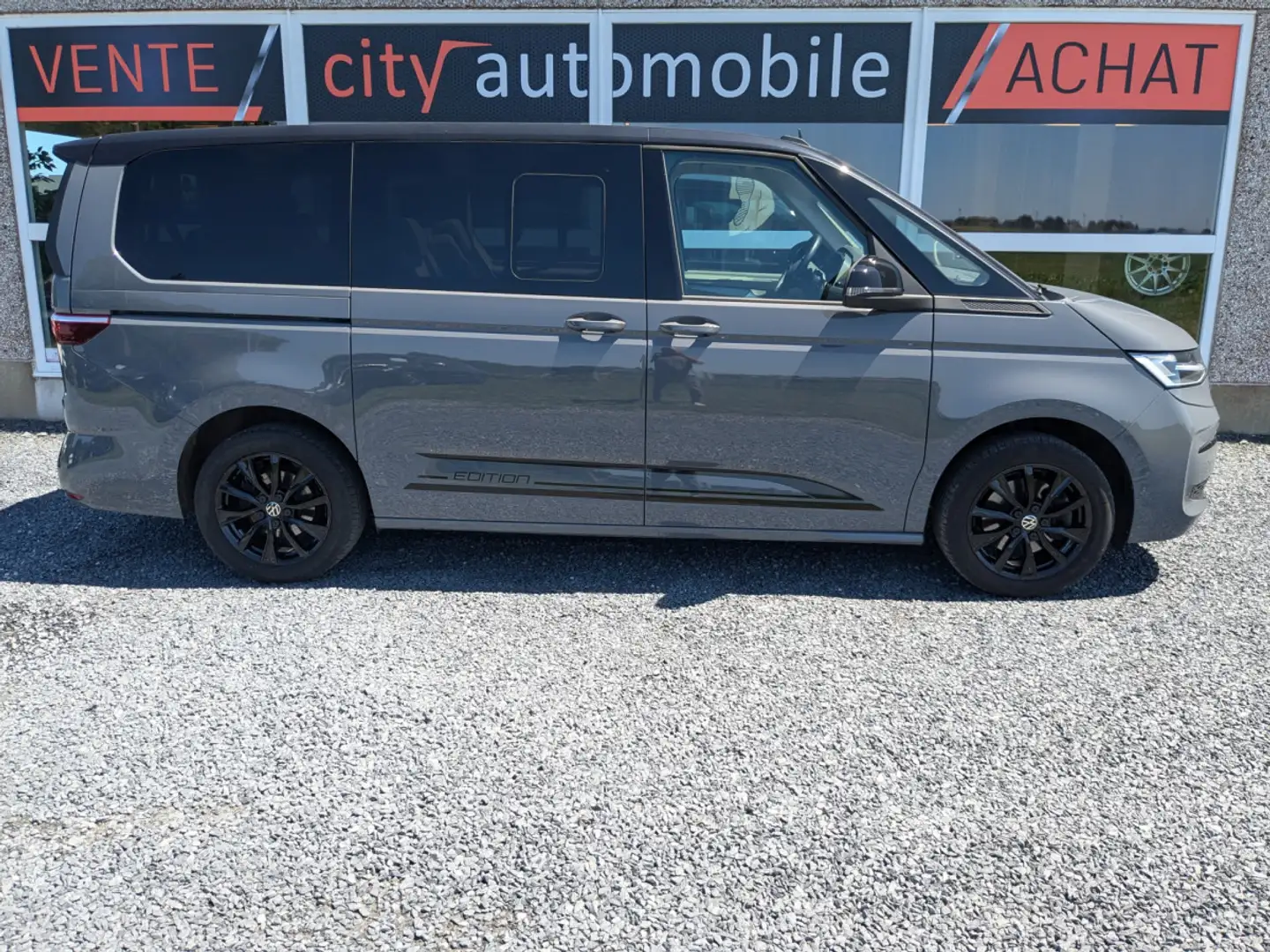 Volkswagen T7 Multivan 2.0 TSI DSG 7 PLACES TOIT PANO CARPLAY CLIM 3 ZONE Gris - 2