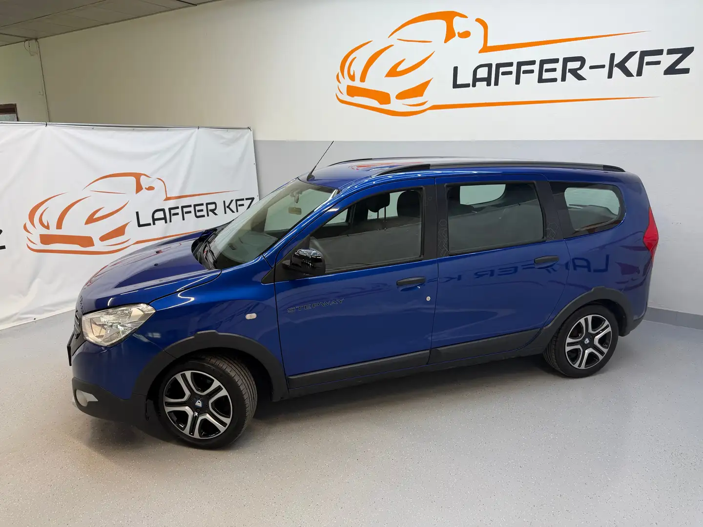 Dacia Lodgy Stepway TCe 130 S KLIMAAUTO SITZHZG TEMP RFK Blau - 2