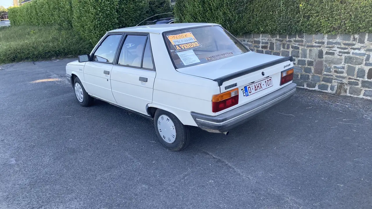 Renault R 9, foto 2