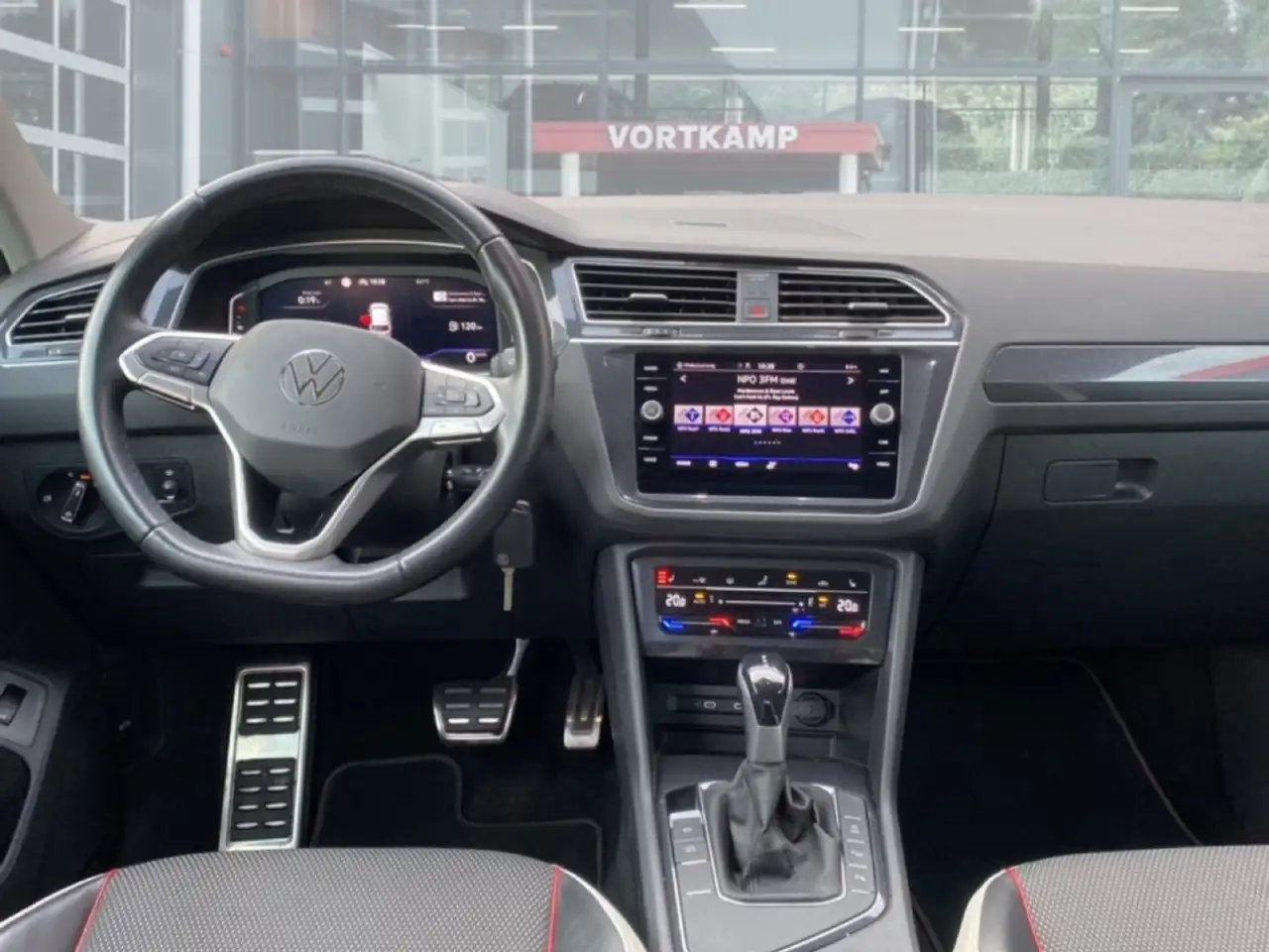 Volkswagen Tiguan 1.5 TSI DSG Urban SPORT TREKHAAK/E-KLEP/ACC/NAVI/S, миниатюра 14