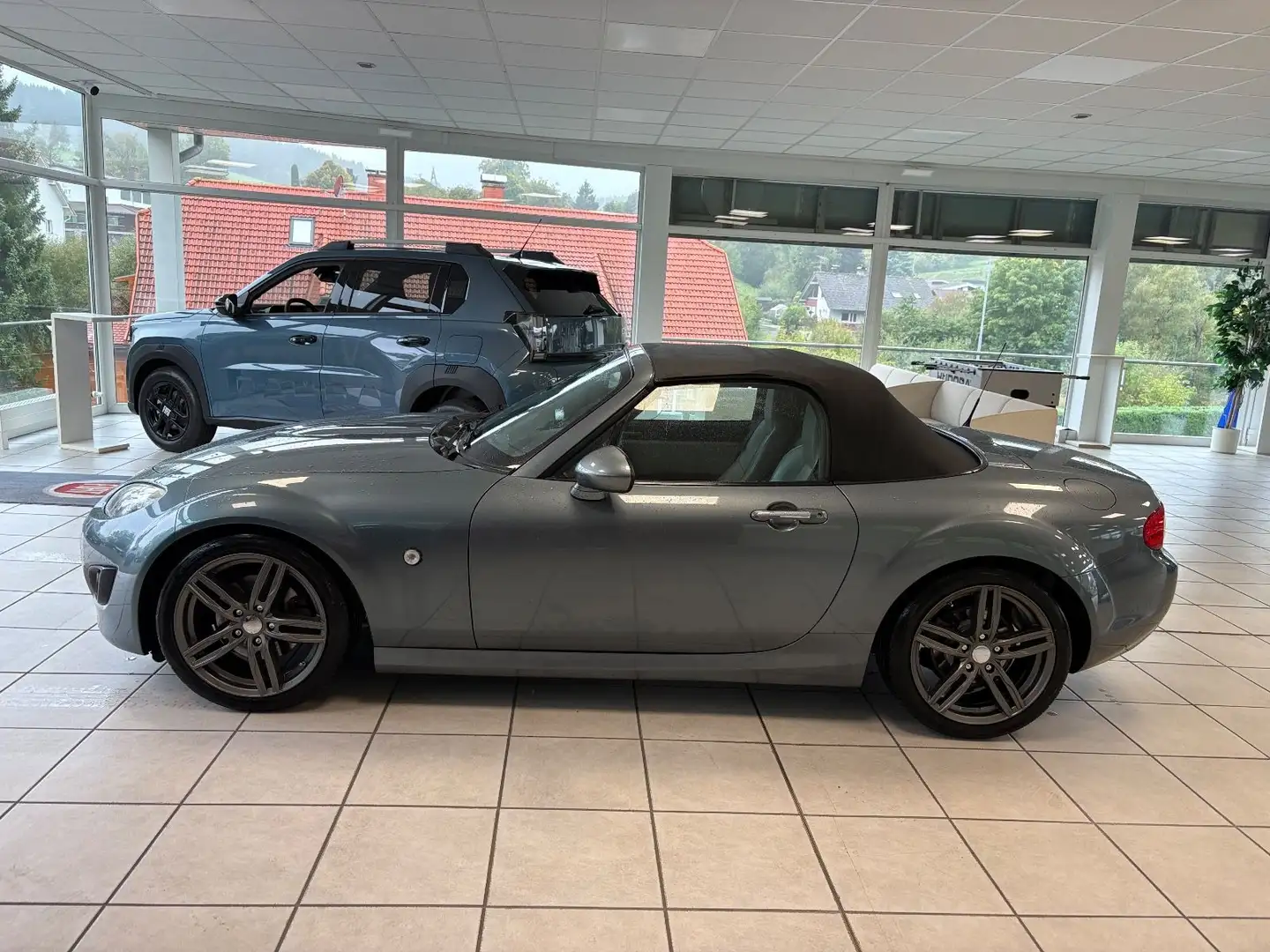 Mazda MX-5 1.8 NAVI, LEDER, SITZHEIZUNG Grijs - 2