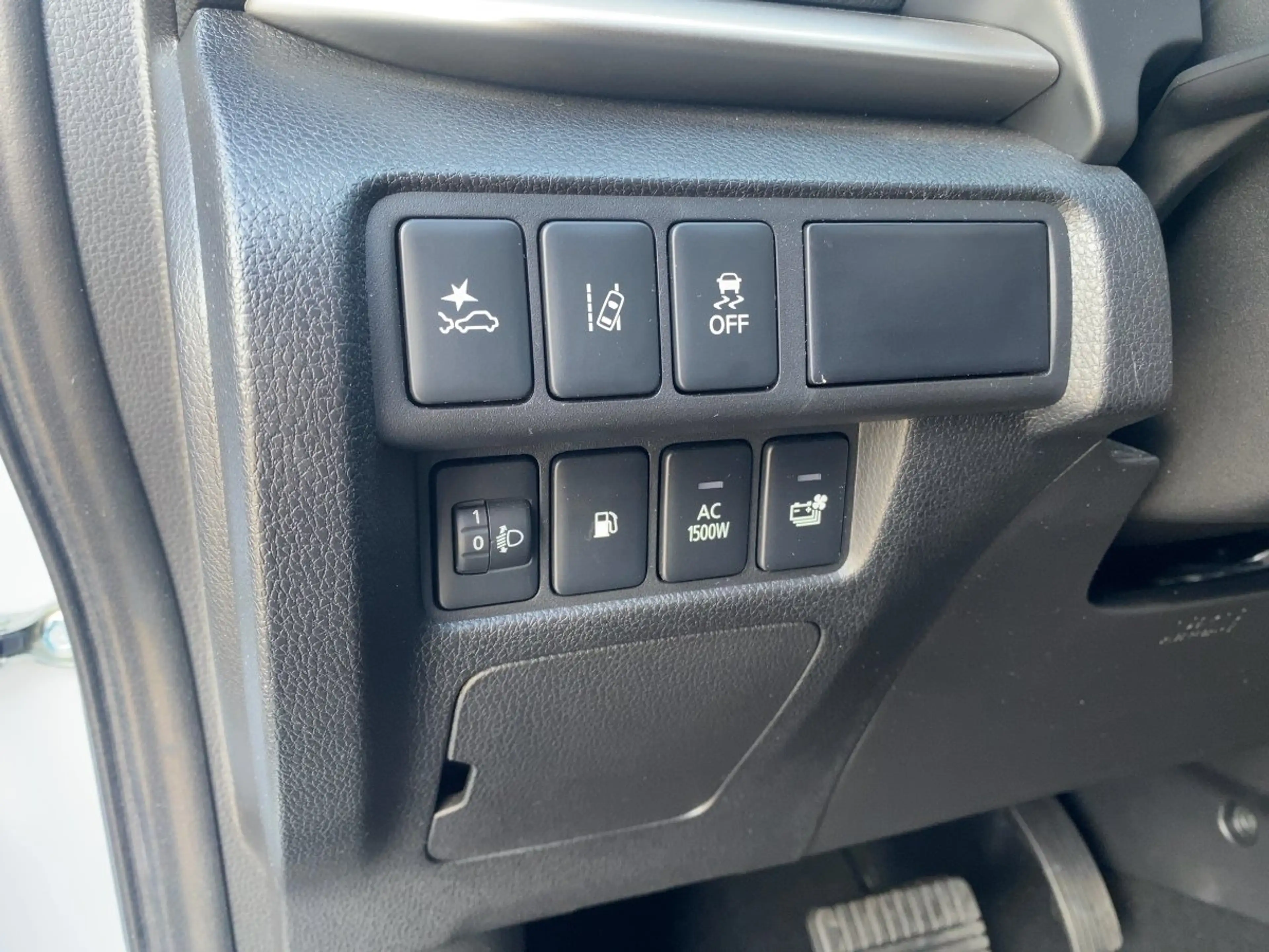 Mitsubishi Eclipse Cross PHEV 4WD*SHZ*Apple*Navi*Kamera*DAB* — photo 8