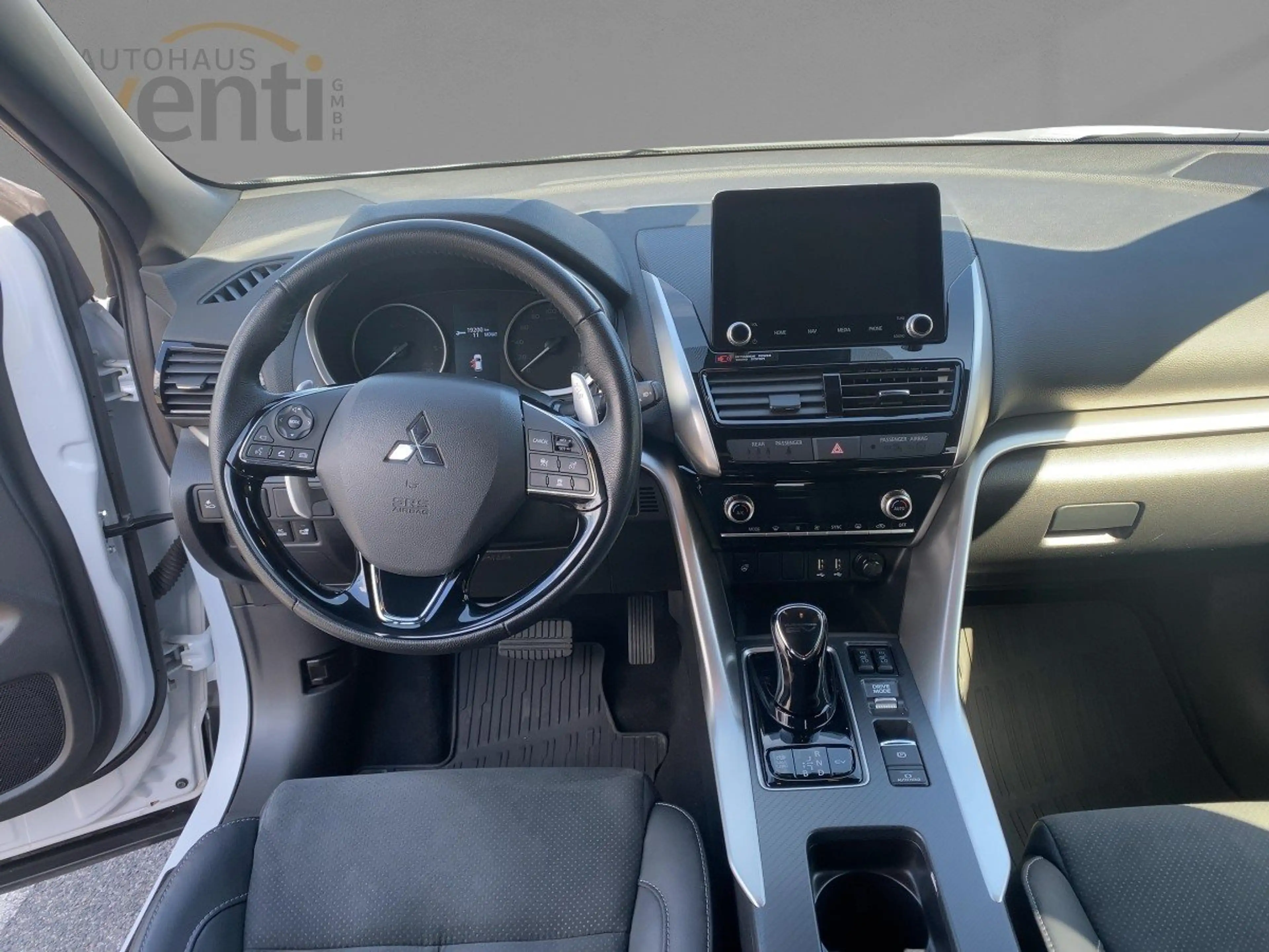 Mitsubishi Eclipse Cross PHEV 4WD*SHZ*Apple*Navi*Kamera*DAB* — photo 6