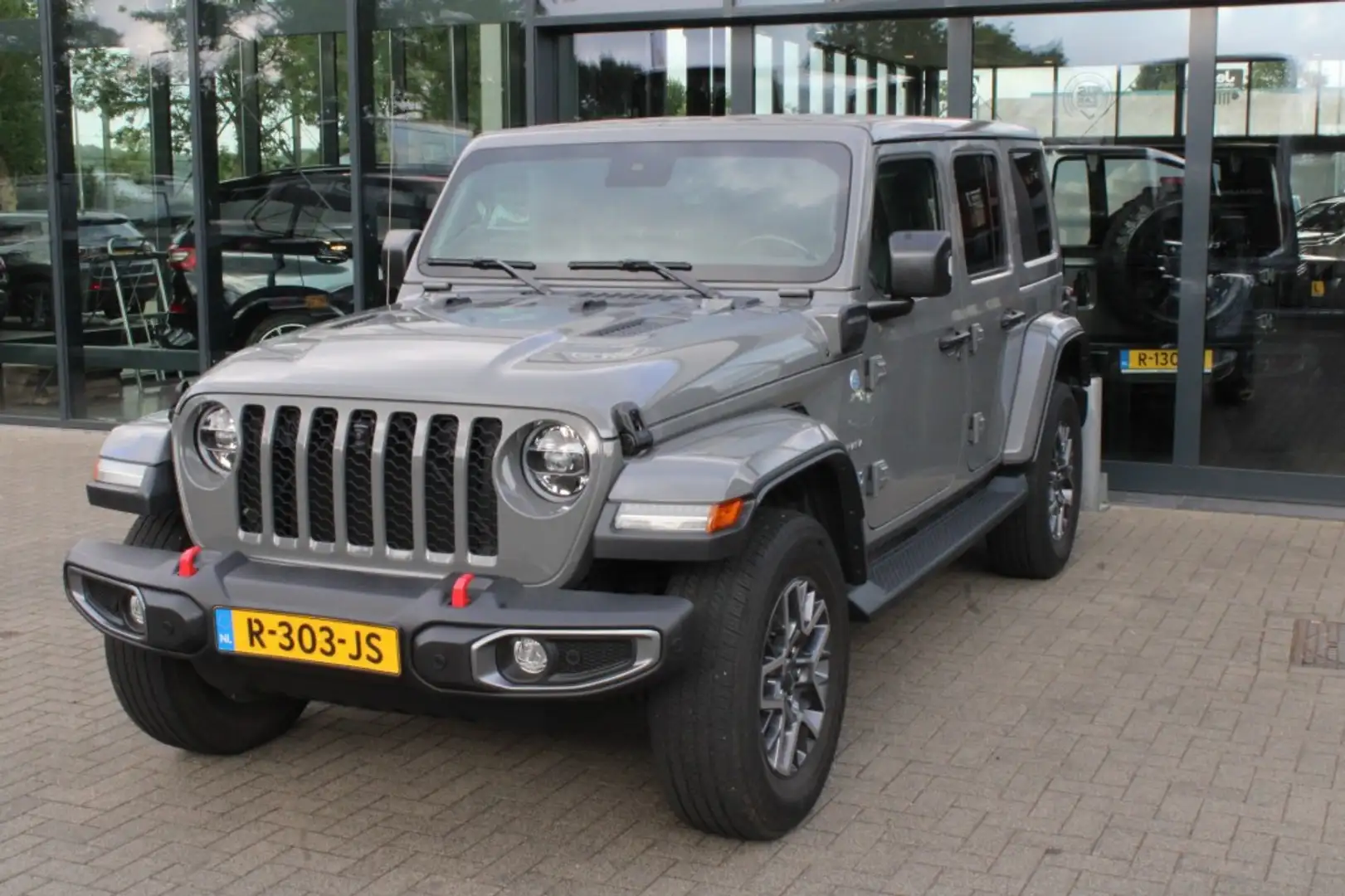 Jeep Wrangler 4XE PHEV SAHARA / 3.000 KG Geremd Trekgewicht Plug Gris - 2