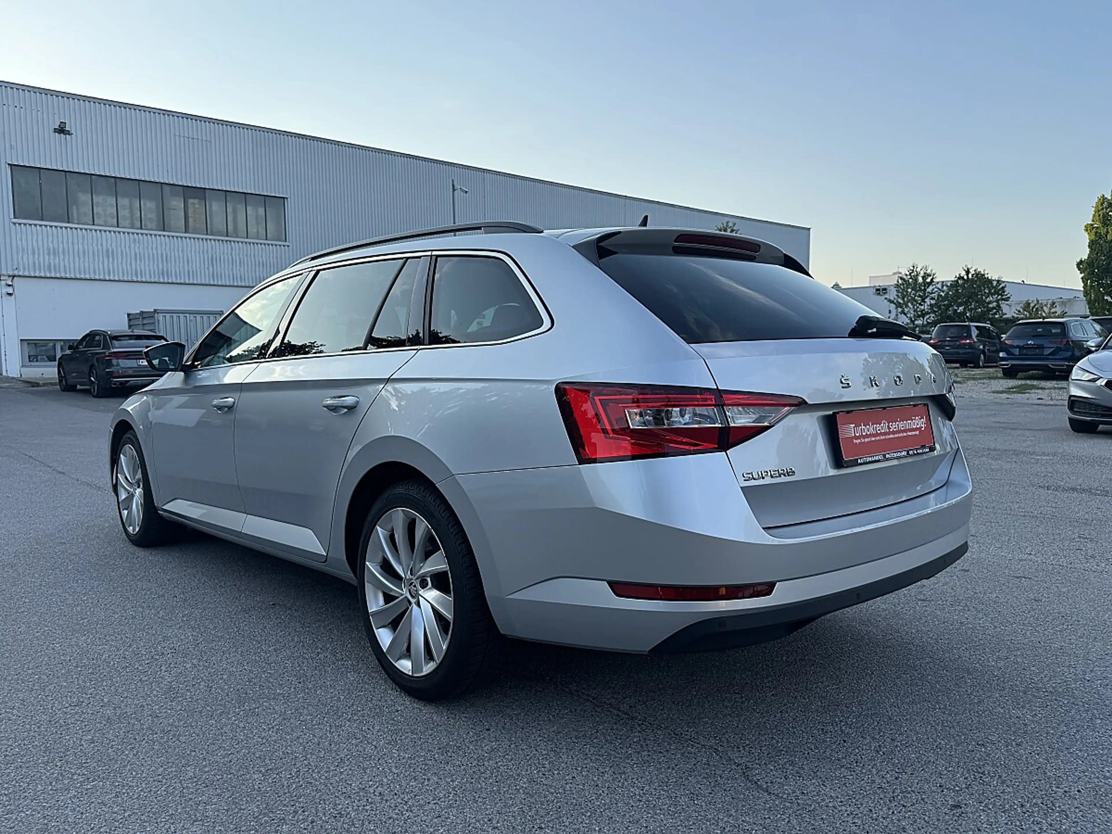 Skoda Superb Kombi 2,0 TDI Ambition DSG / VIRTUAL COCKPIT / ... — photo 4