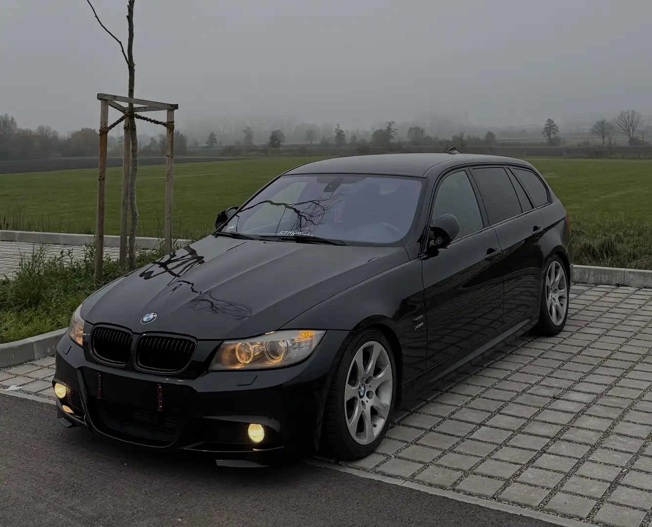 BMW 330 M-Paket | 2.Hand | Scheckheft | SHZ |HK|Keyless Go Schwarz - 1