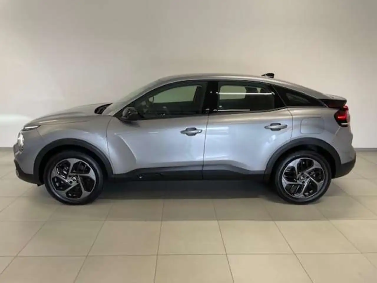 Citroen C4 e-C4 X — photo 4