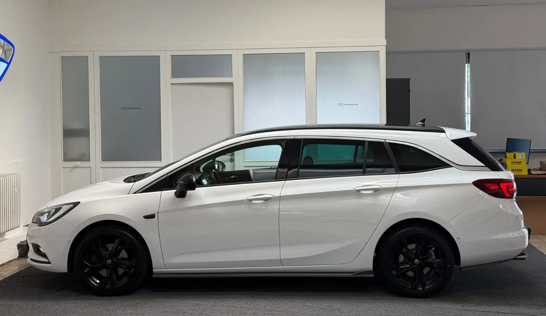 Opel Astra K Sports Tourer Ultimate/AUTOMATIK/VOLLAUS Weiß - 2