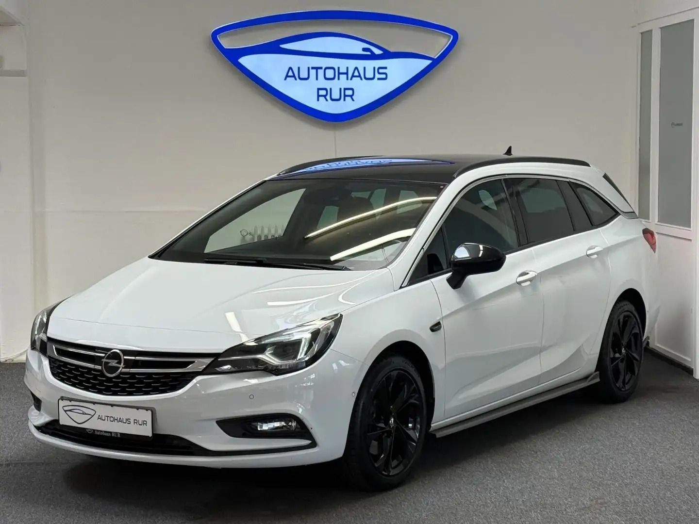 Opel Astra K Sports Tourer Ultimate/AUTOMATIK/VOLLAUS Weiß - 1