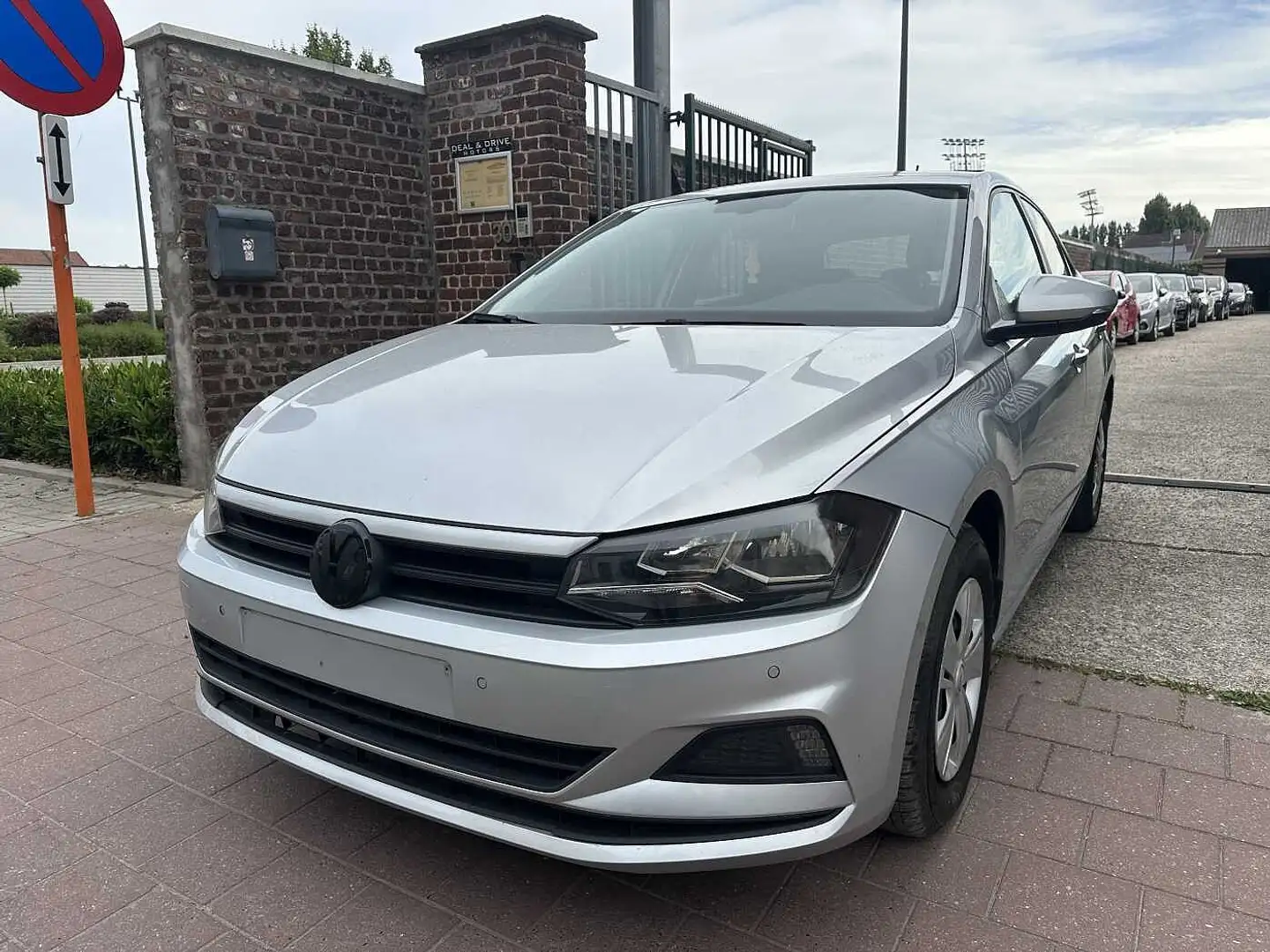 Volkswagen Polo 1.0 I MET 102DKM HANDELAARS & EXPORT Gris - 1