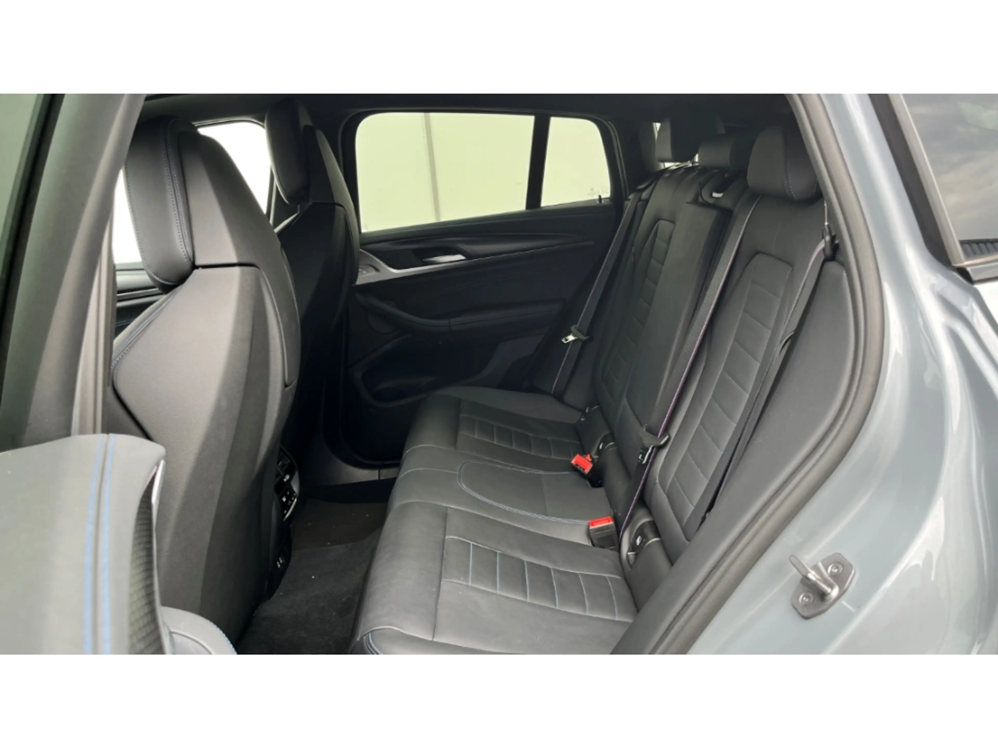 BMW X4 iA Sportpaket HUD AD StandHZG El. Panodach Panoram — photo 12