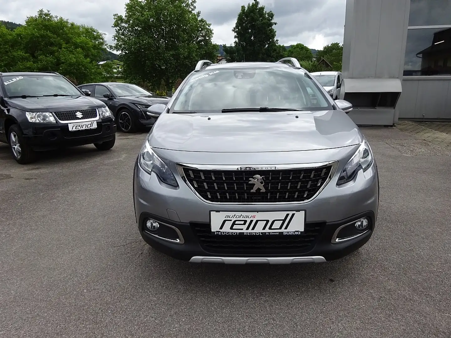 Peugeot 2008 1,2 PureTech 130 S&S Allure, Navi,Rückfahrkamer... Grau - 2