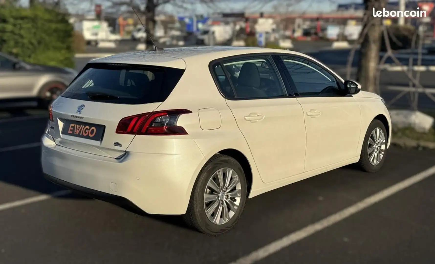 Peugeot 308 GENERATION-II 1.2 PURETECH 130CH ALLURE START-STOP Blanc - 2