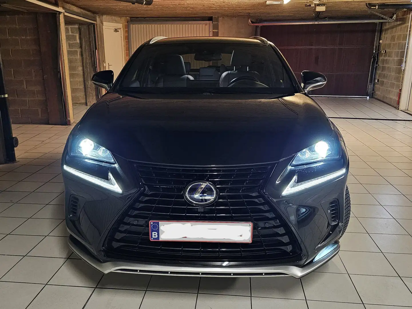 Lexus NX 300h 2.5i FWD Black Line E-CVT (EU6.2) Zwart - 2