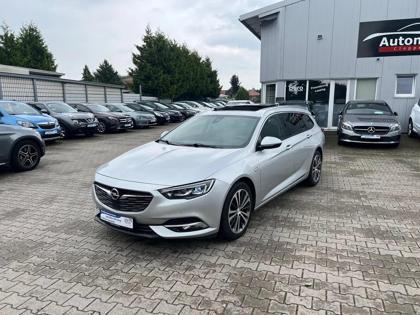 Opel Insignia Sports Tourer 2,0 CDTI Automatik "Ultimate" *AHK Grau - 1