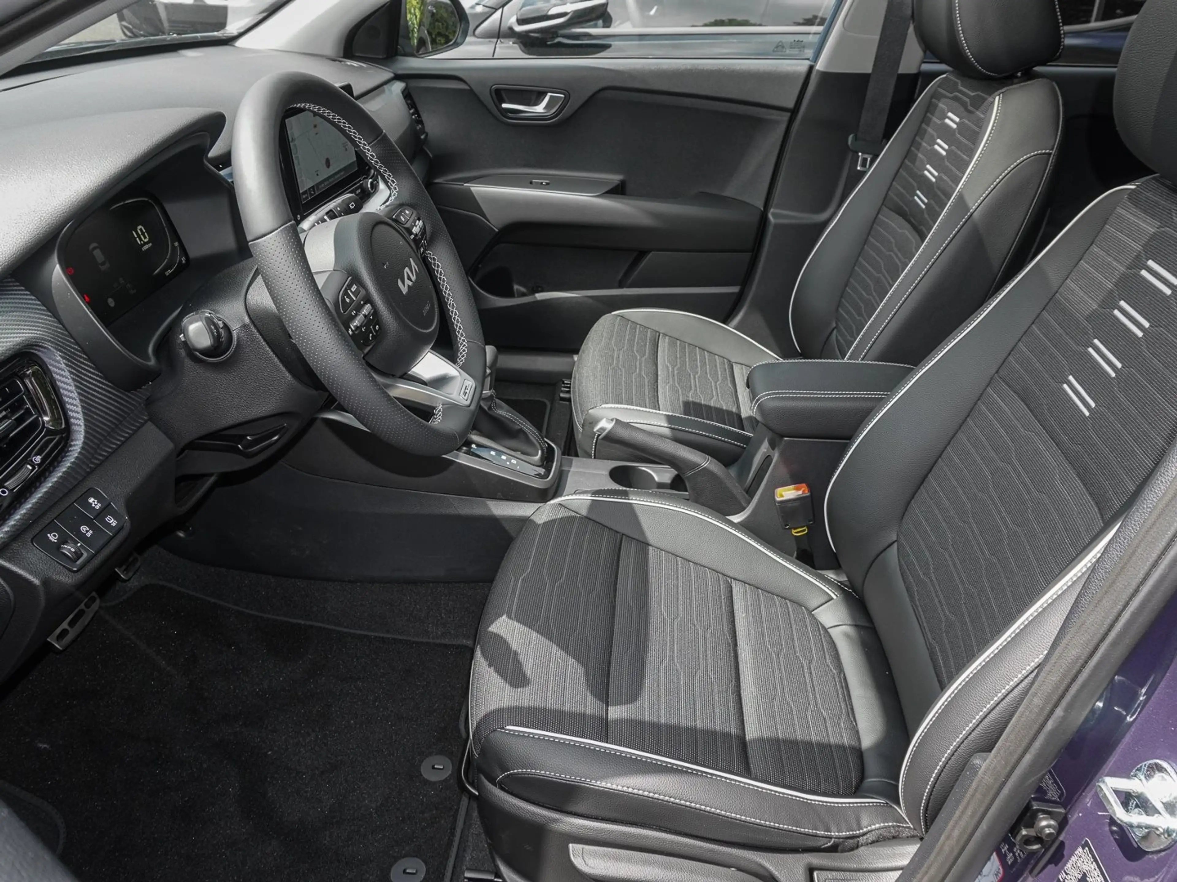 Kia Stonic 1.0T DCT GT-line Glasdach, Technologie Kamera, Nav — photo 13