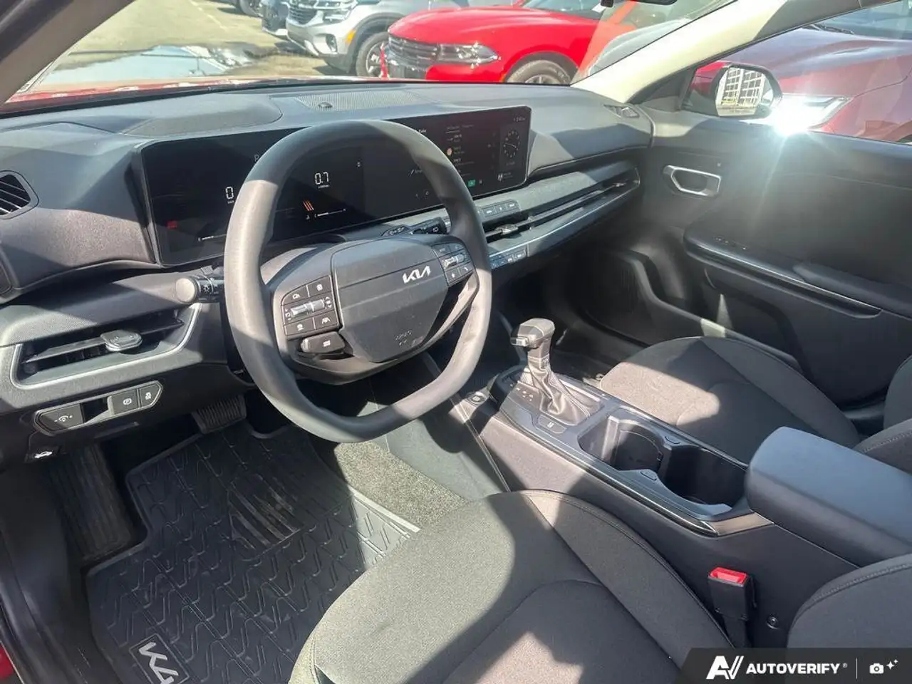 Kia K4 снимка Kia K4