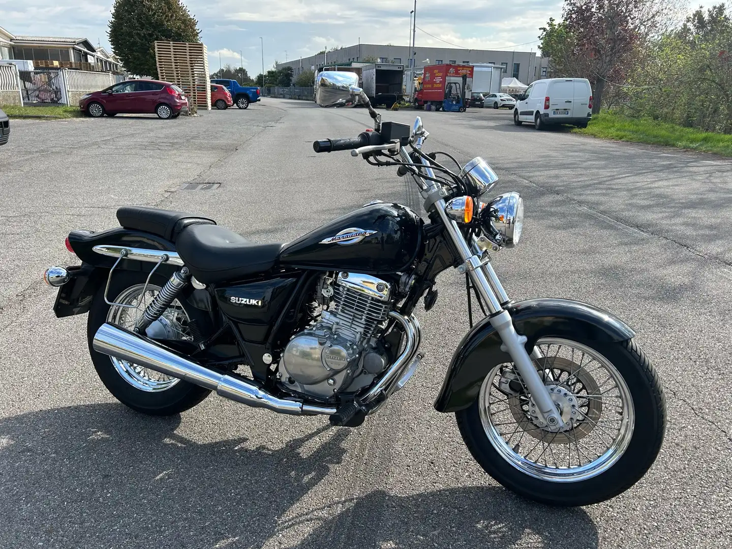 Suzuki GZ 250 Marauder - 2