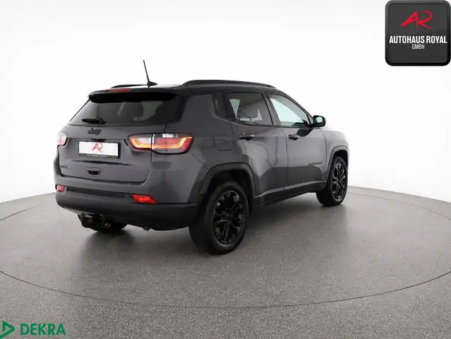 Jeep Compass view 5