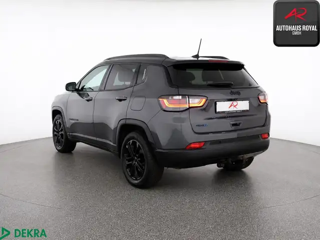 Jeep Compass view 3